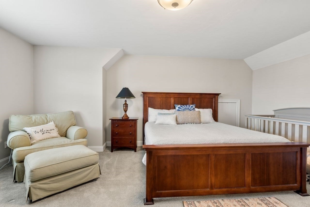 7 Bethpage Rd