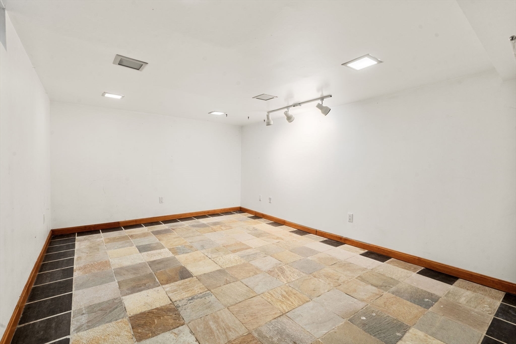 161 Hamilton St # 161