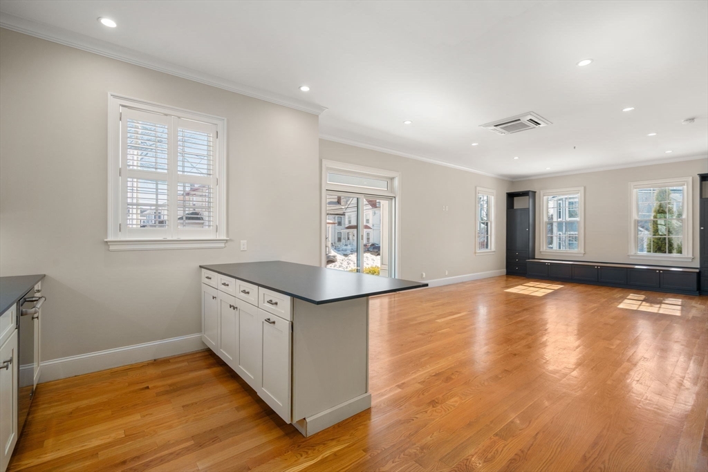 23 Chickatawbut St # 2
