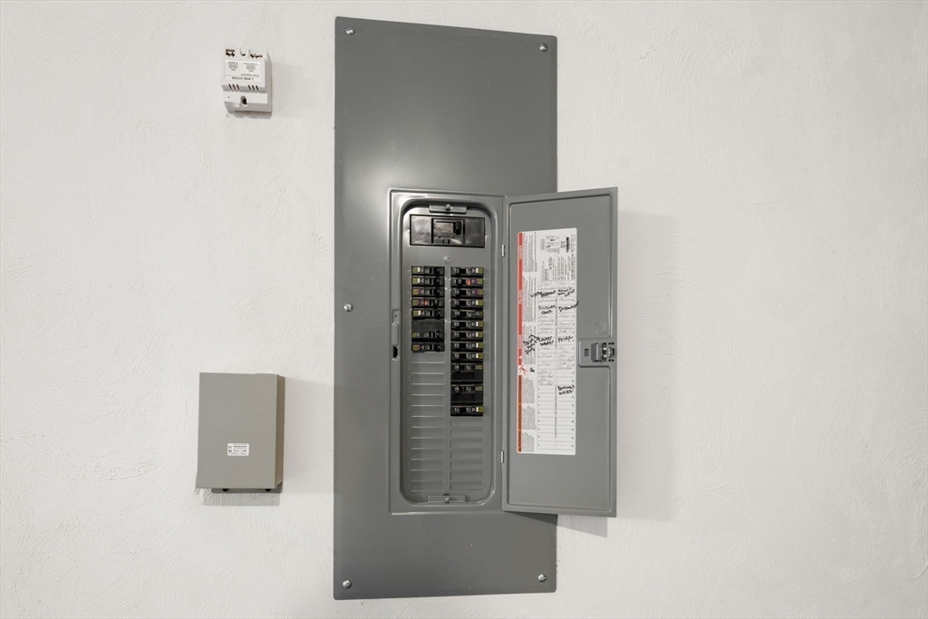 23 Chickatawbut St # 2