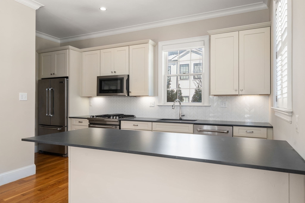 23 Chickatawbut St # 2