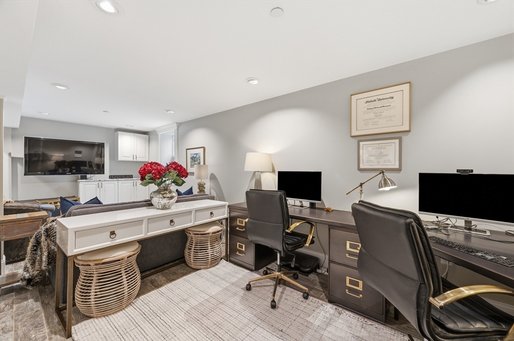 106 Bridge St # 2
