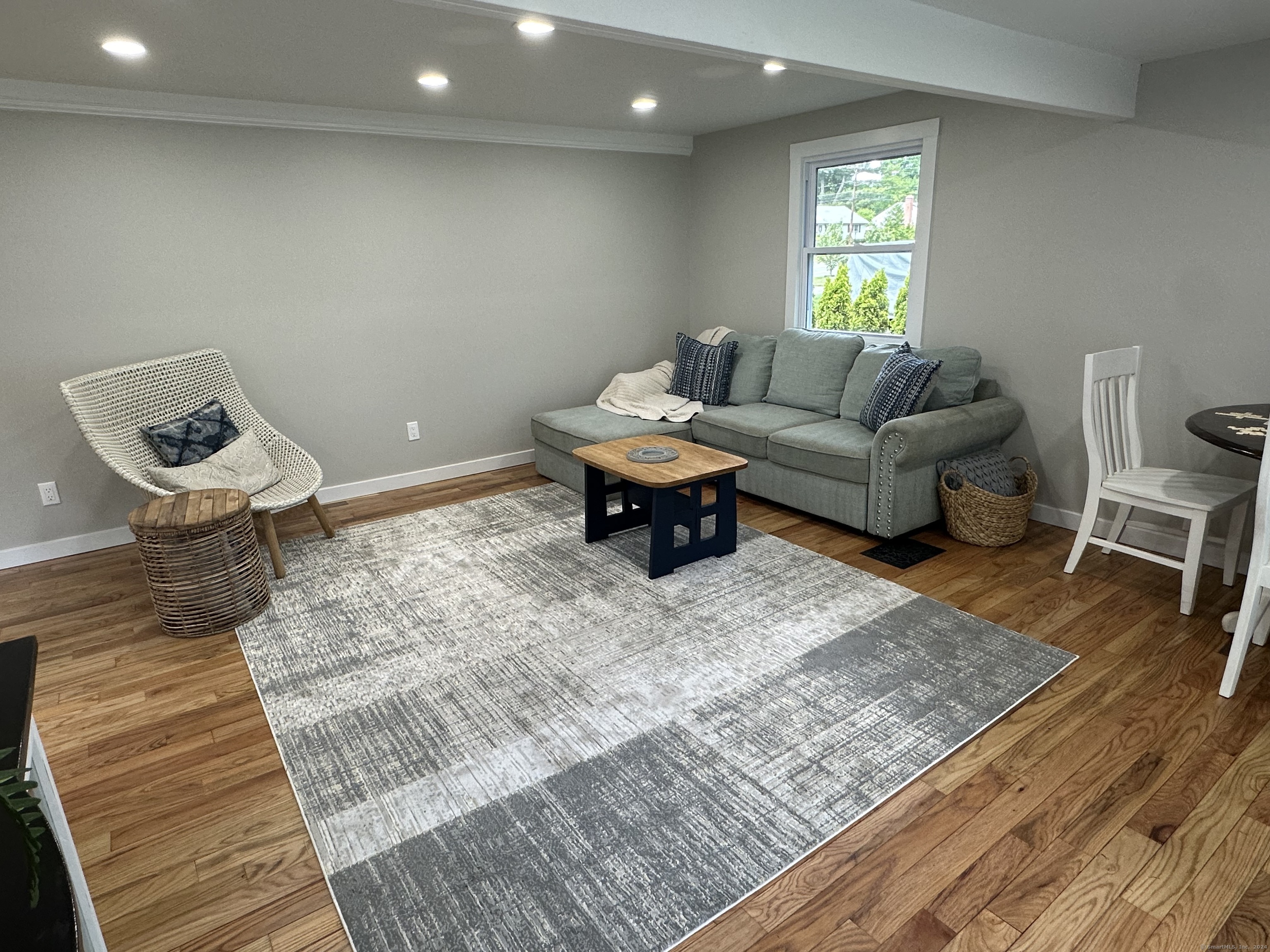 103 East Robbins Avenue