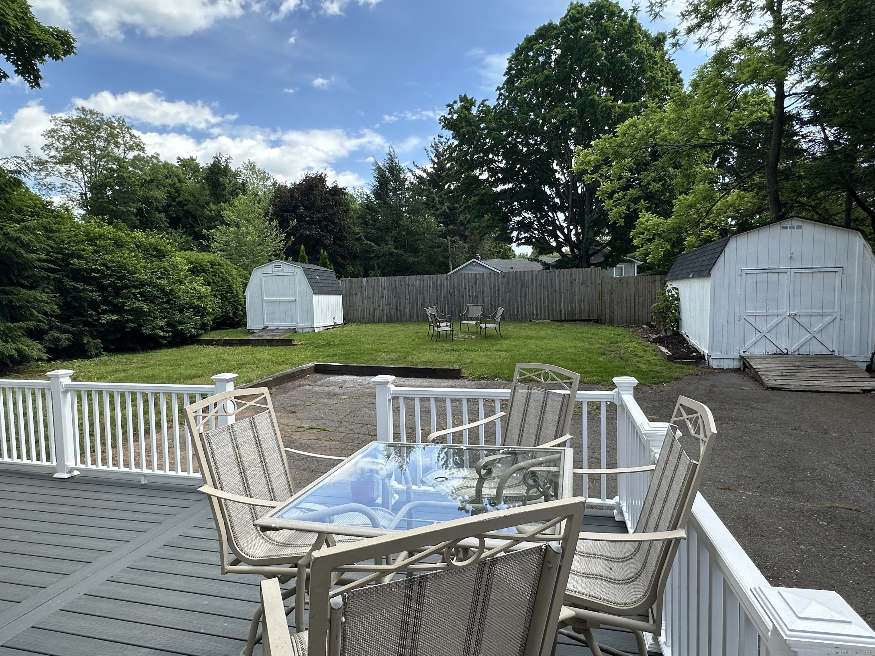 103 East Robbins Avenue