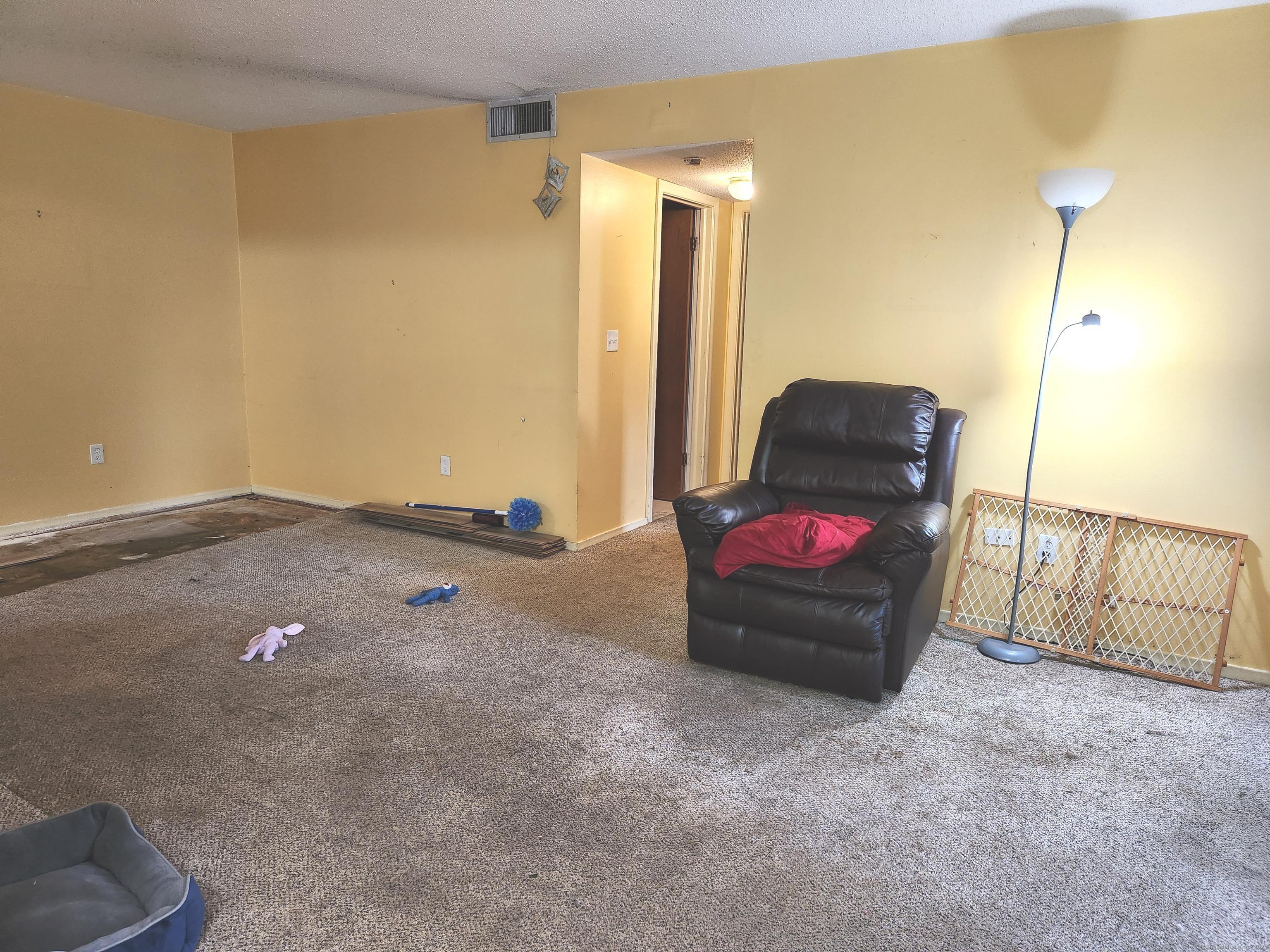 15 Woodsedge Drive APT 6A