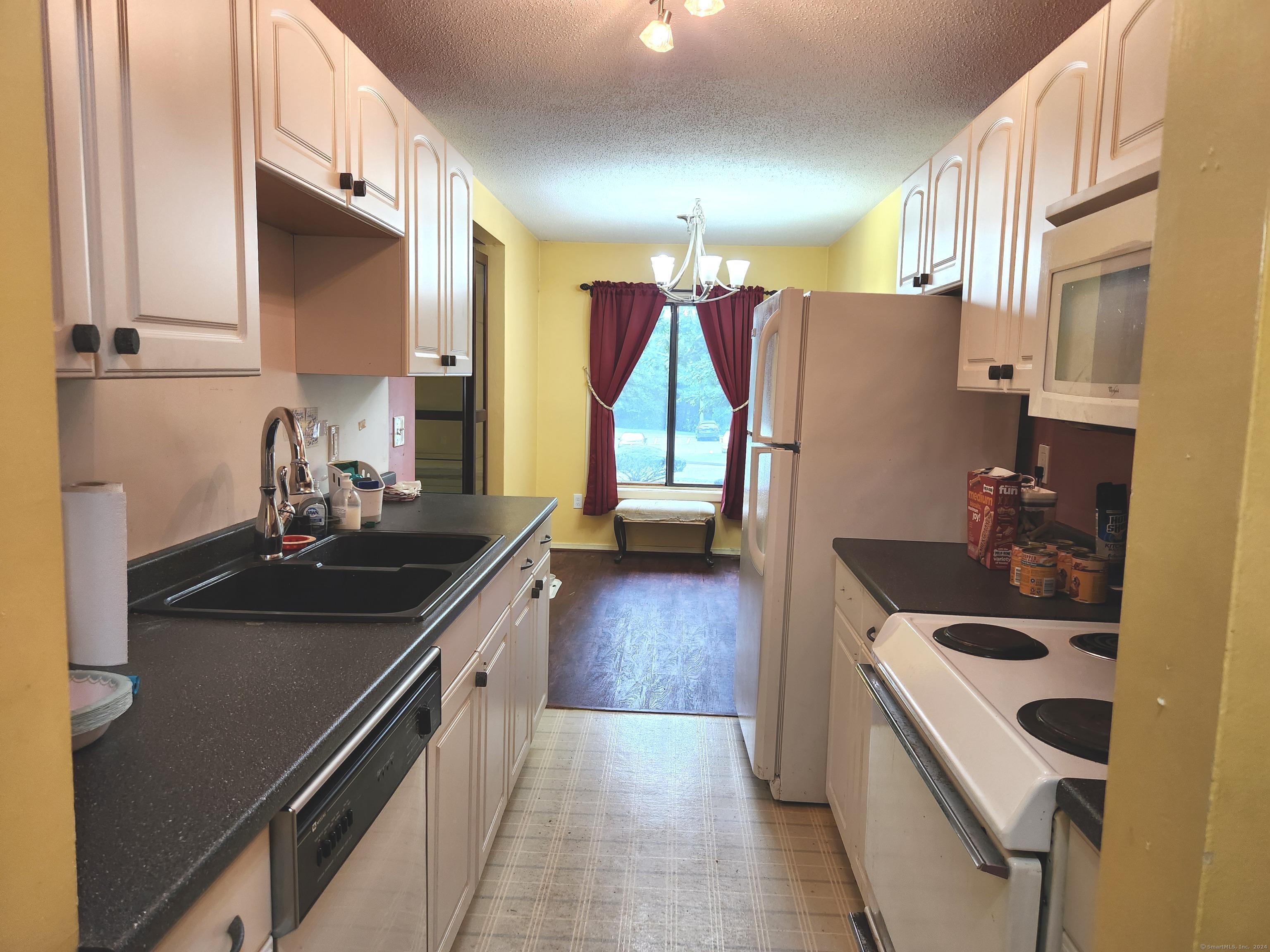 15 Woodsedge Drive APT 6A