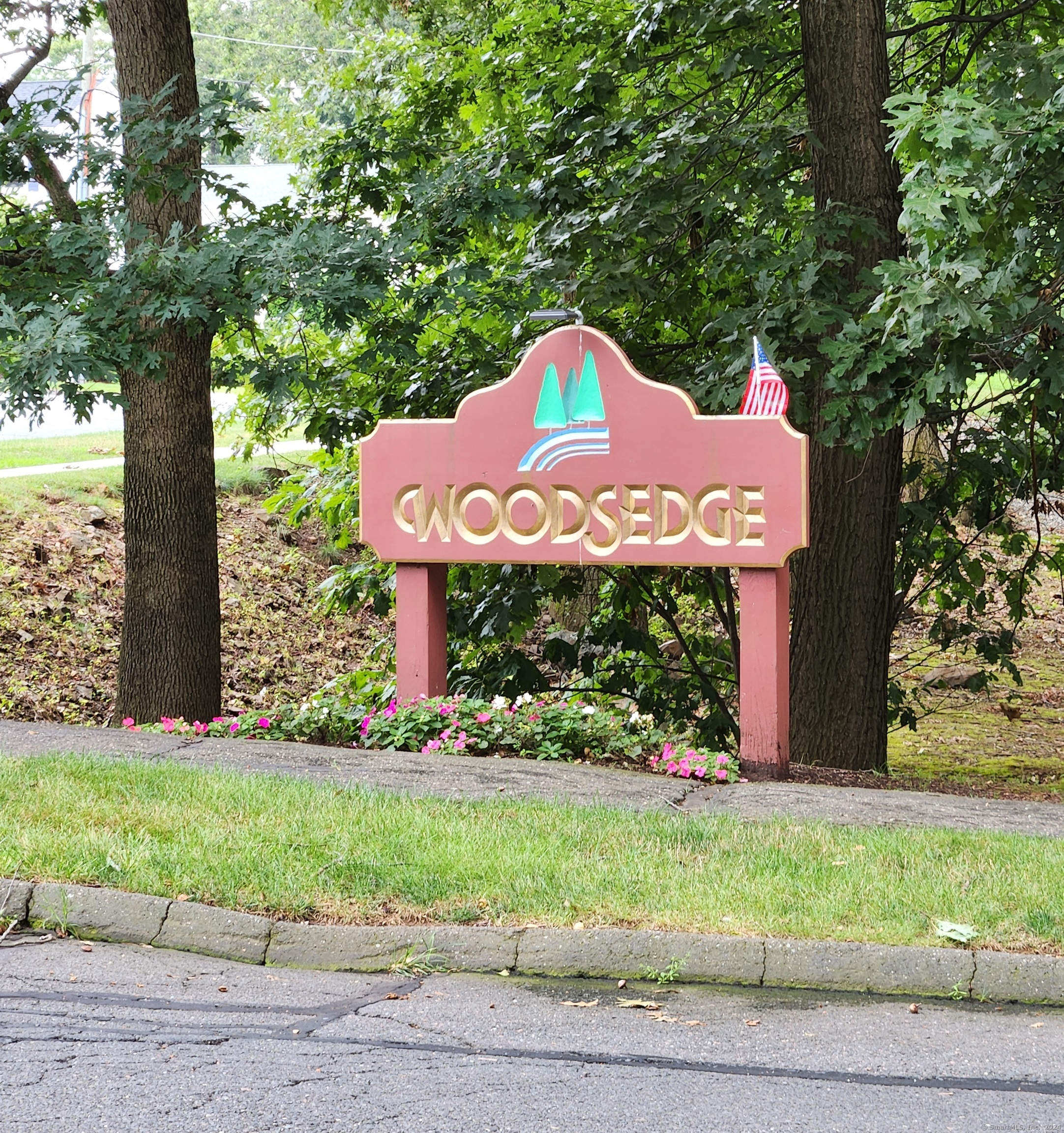 15 Woodsedge Drive APT 6A