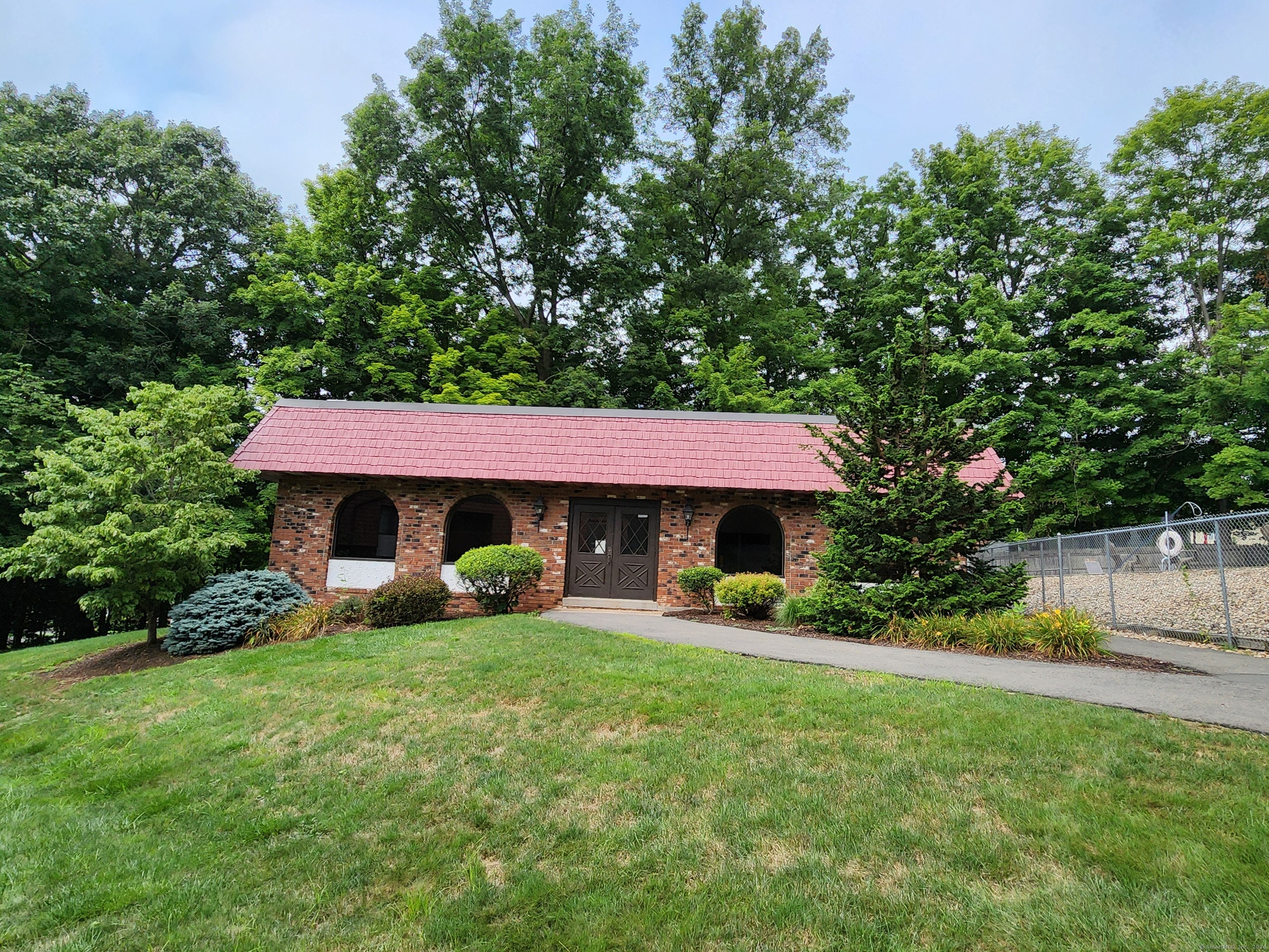 15 Woodsedge Drive APT 6A