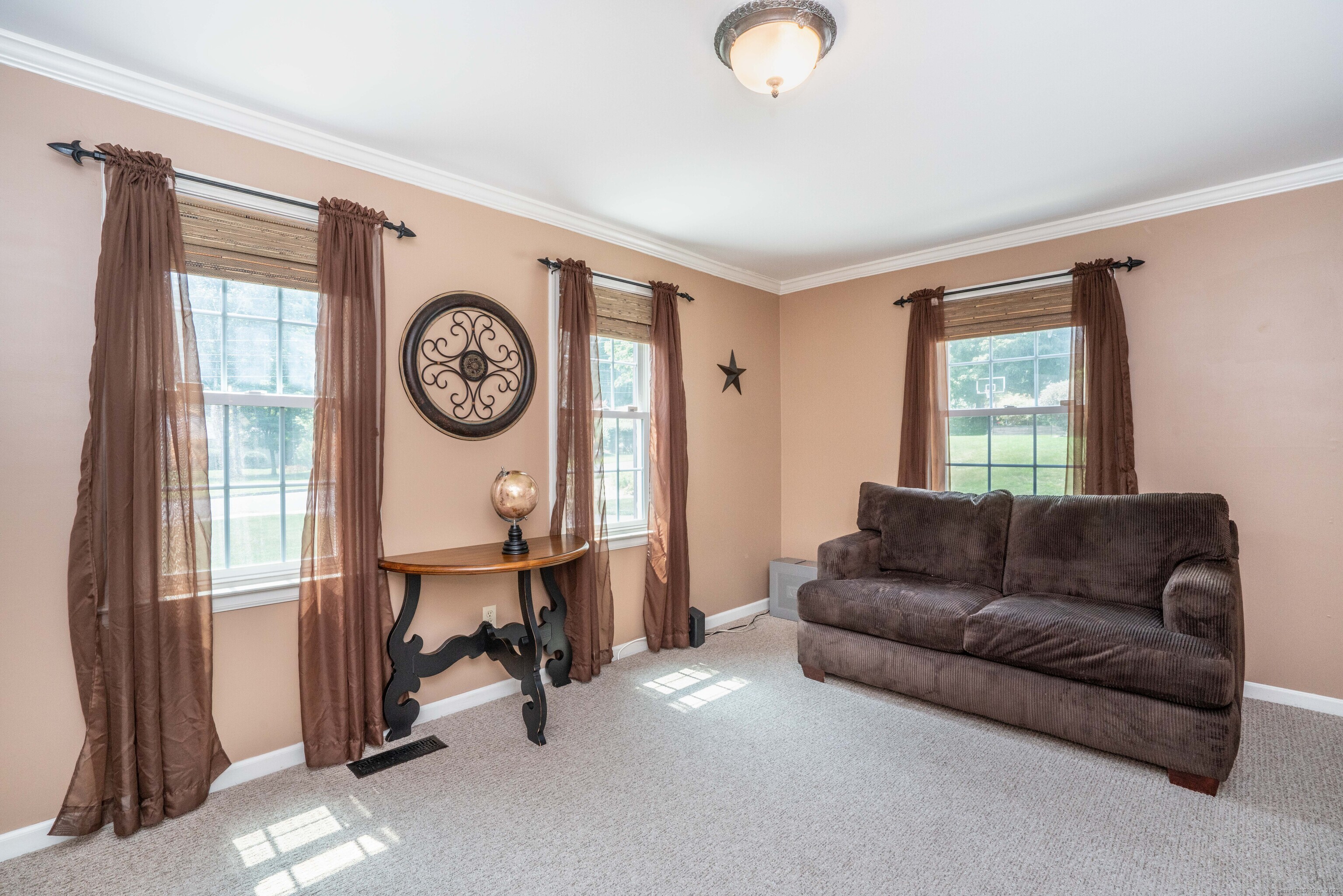25 Brookside Road