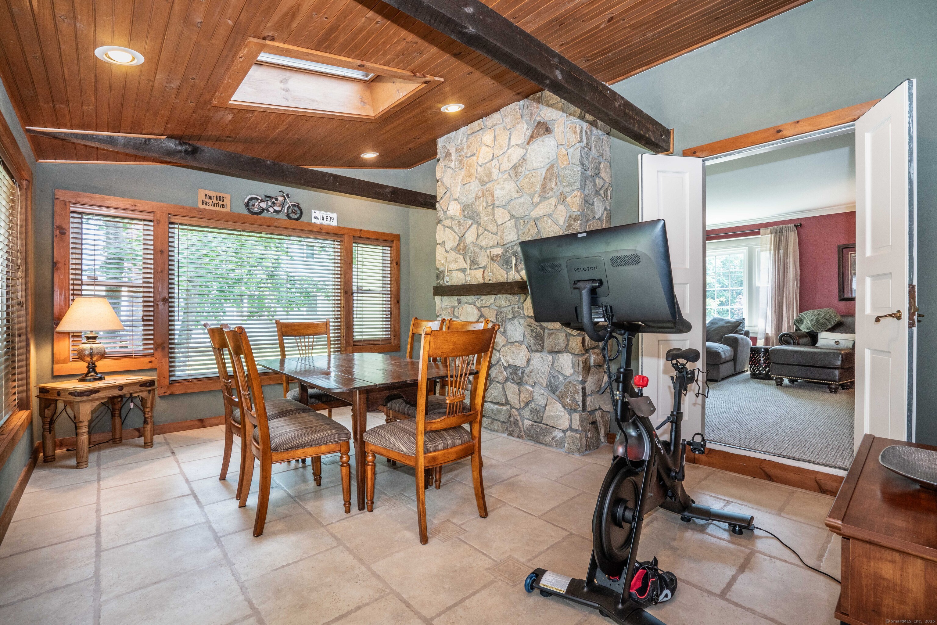 25 Brookside Road