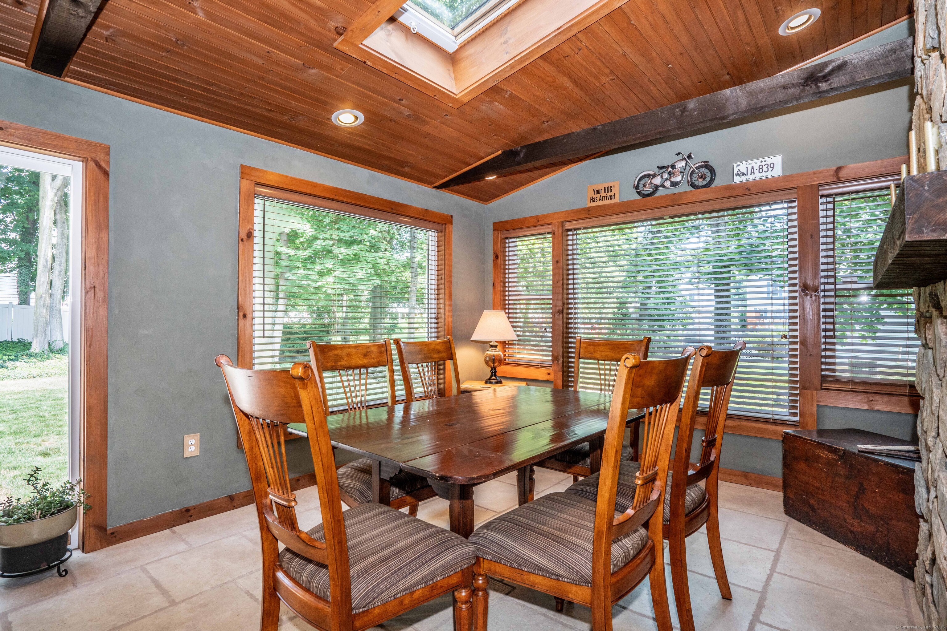 25 Brookside Road
