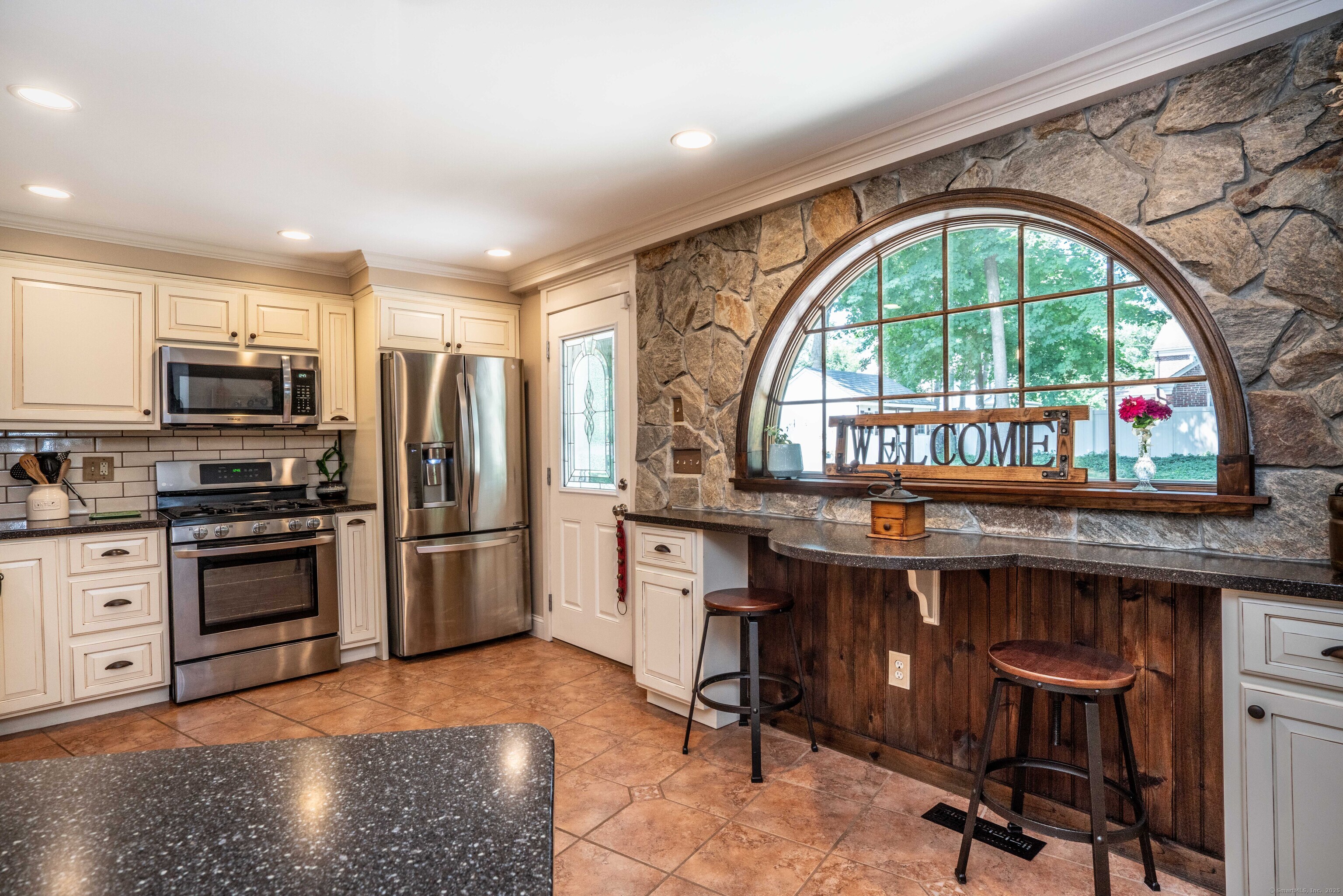25 Brookside Road