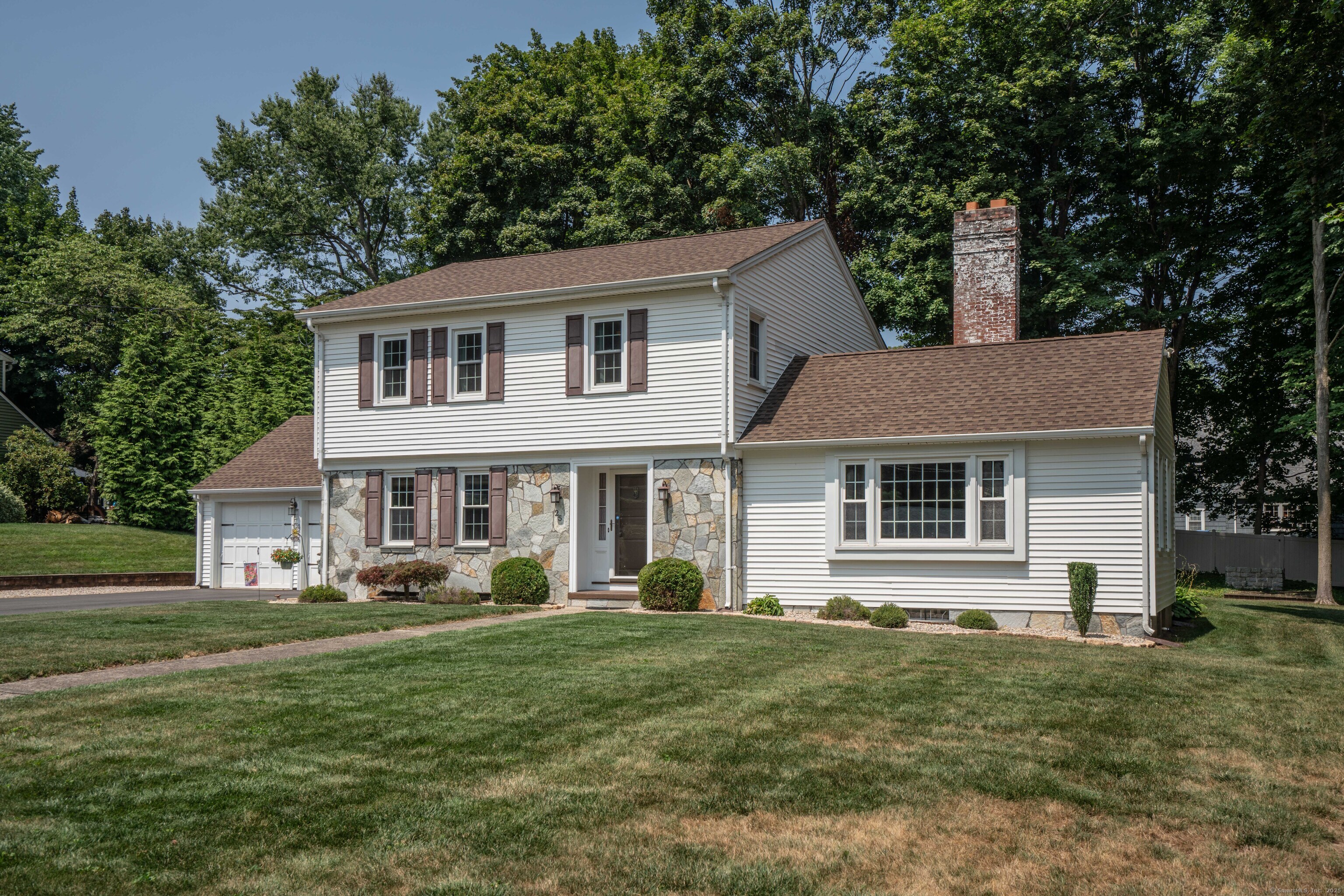 25 Brookside Road