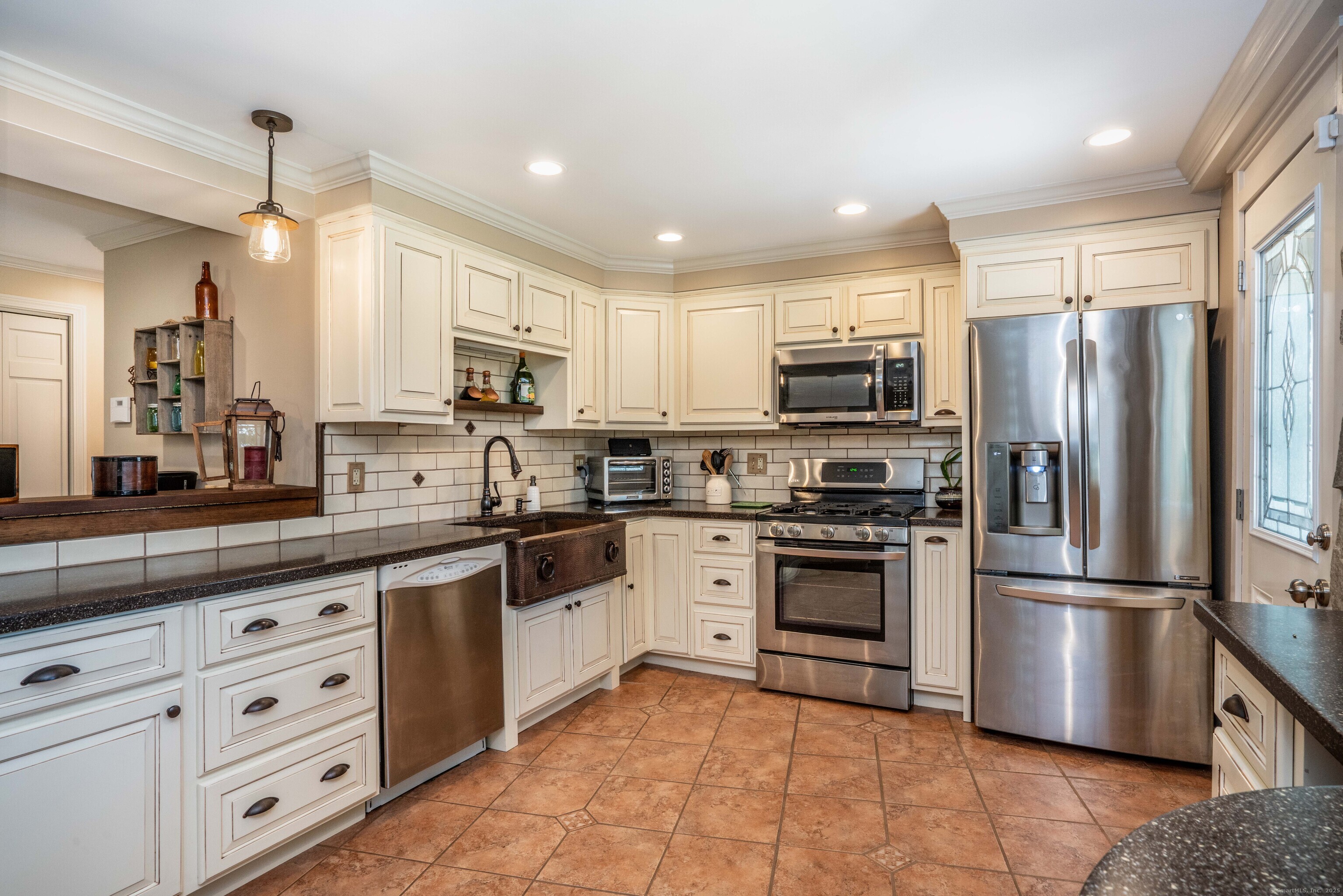 25 Brookside Road