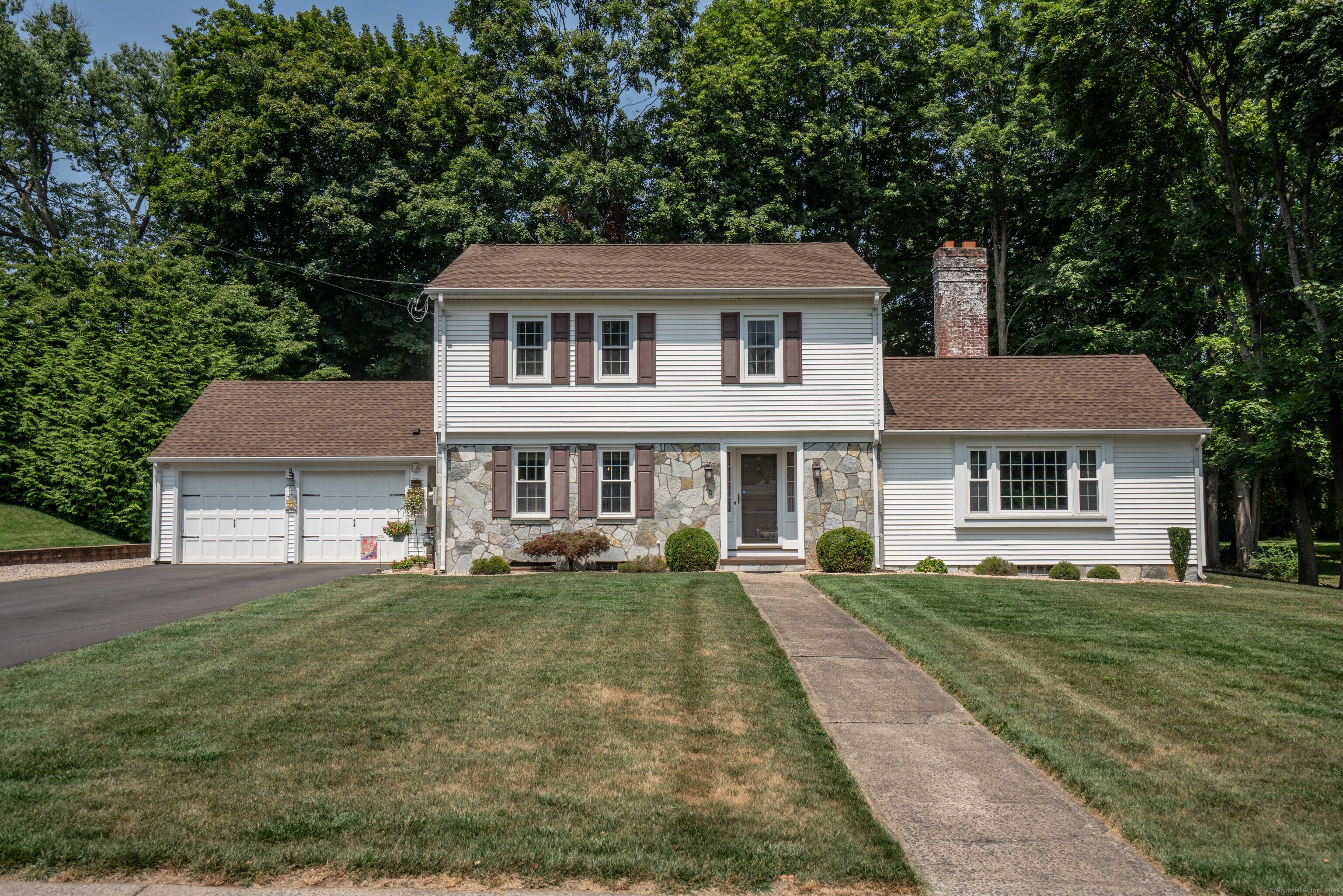25 Brookside Road