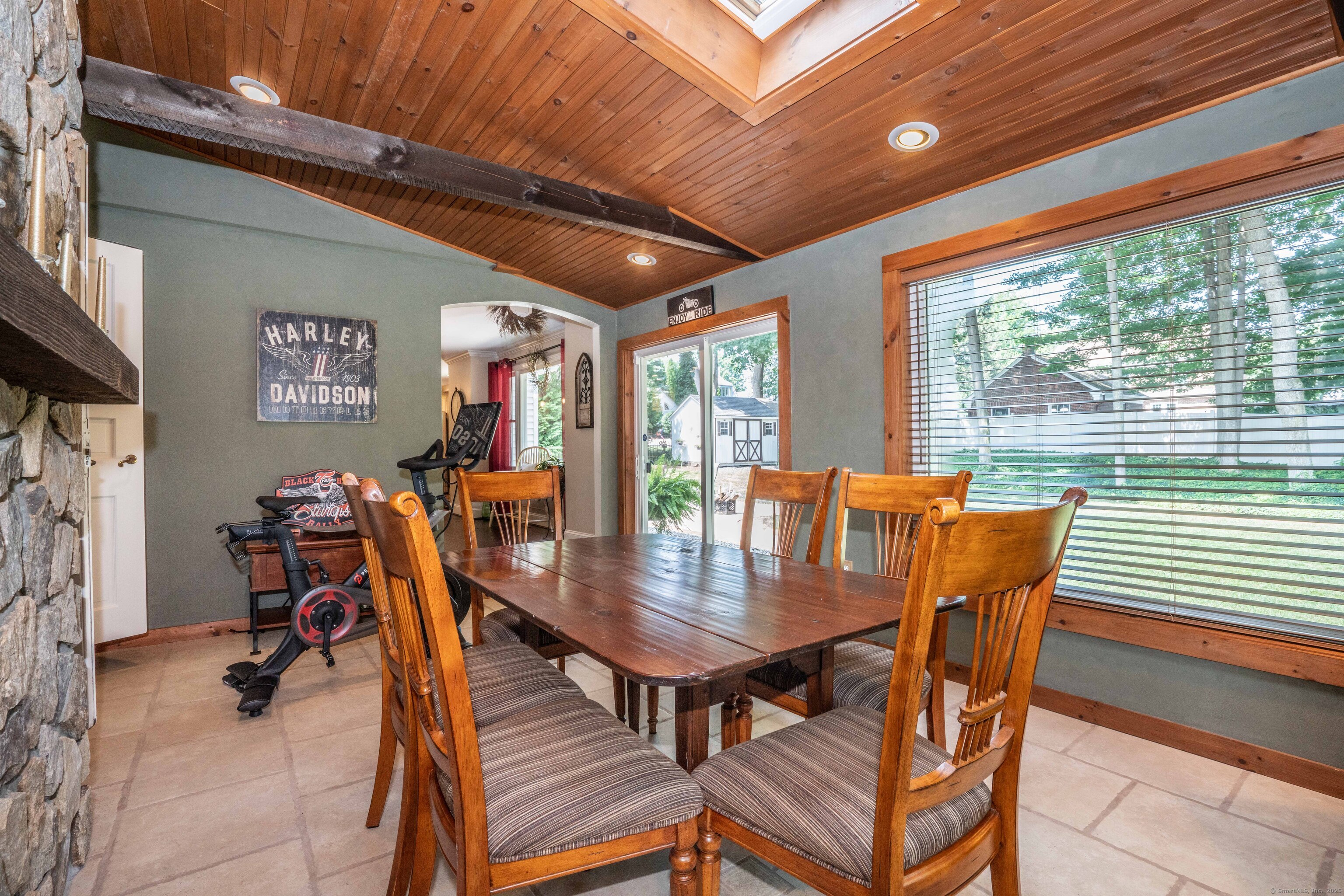 25 Brookside Road