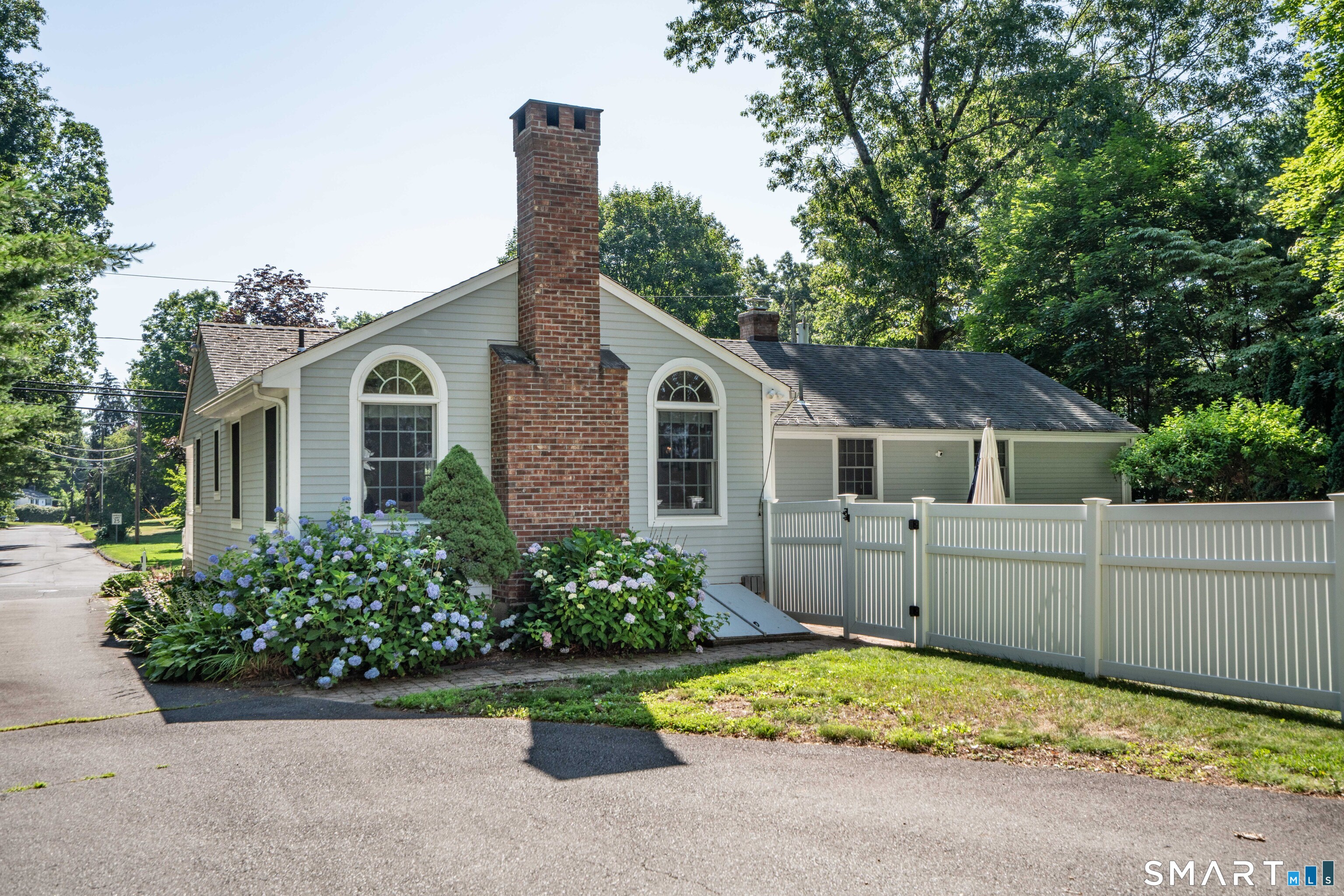 45 Knollwood Road
