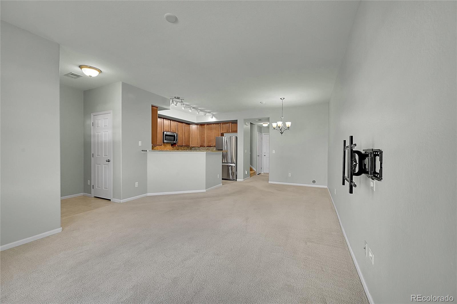 10533 Paris Street Unit: 606