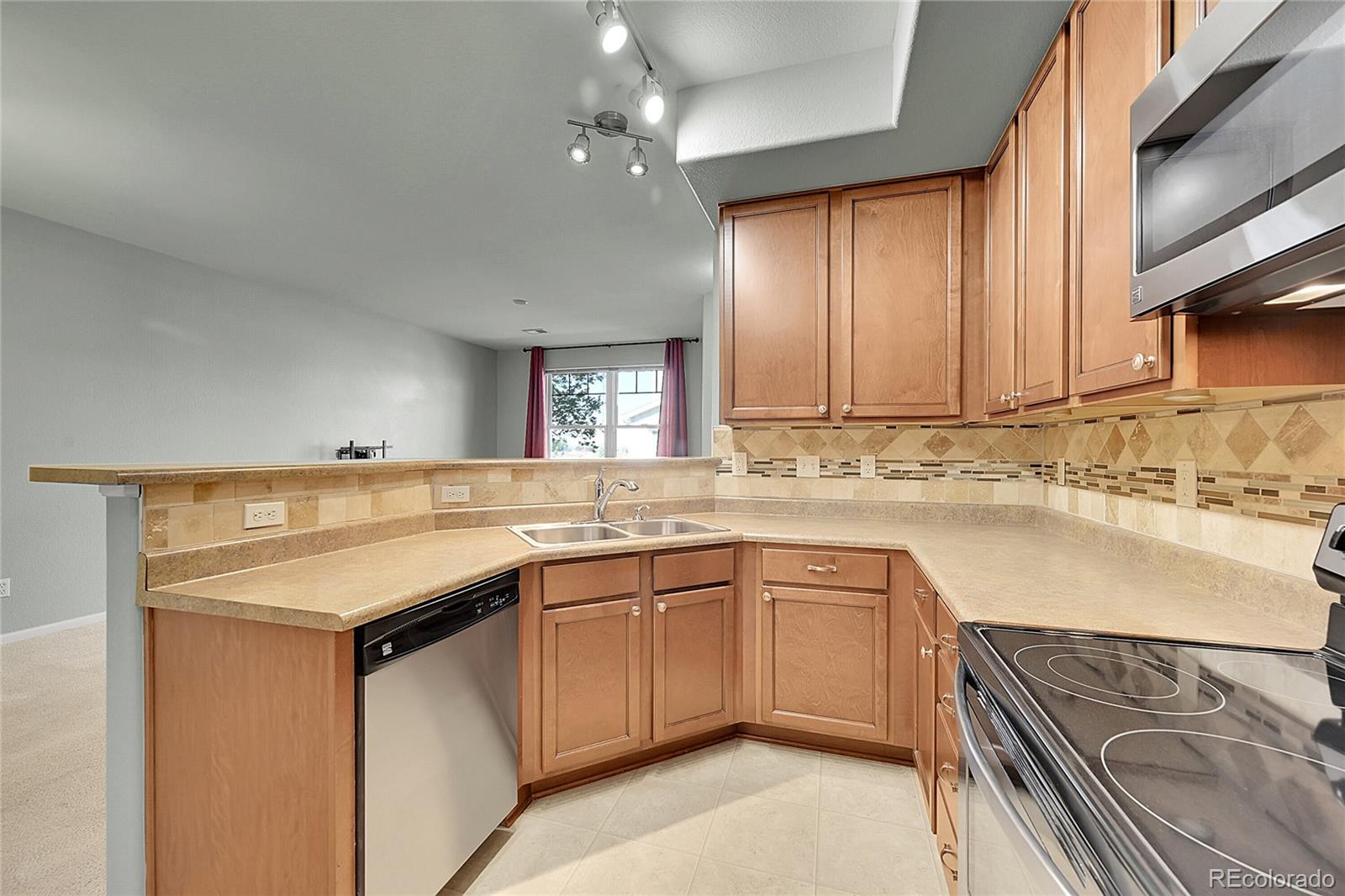 10533 Paris Street Unit: 606