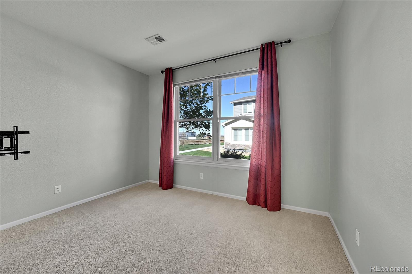 10533 Paris Street Unit: 606