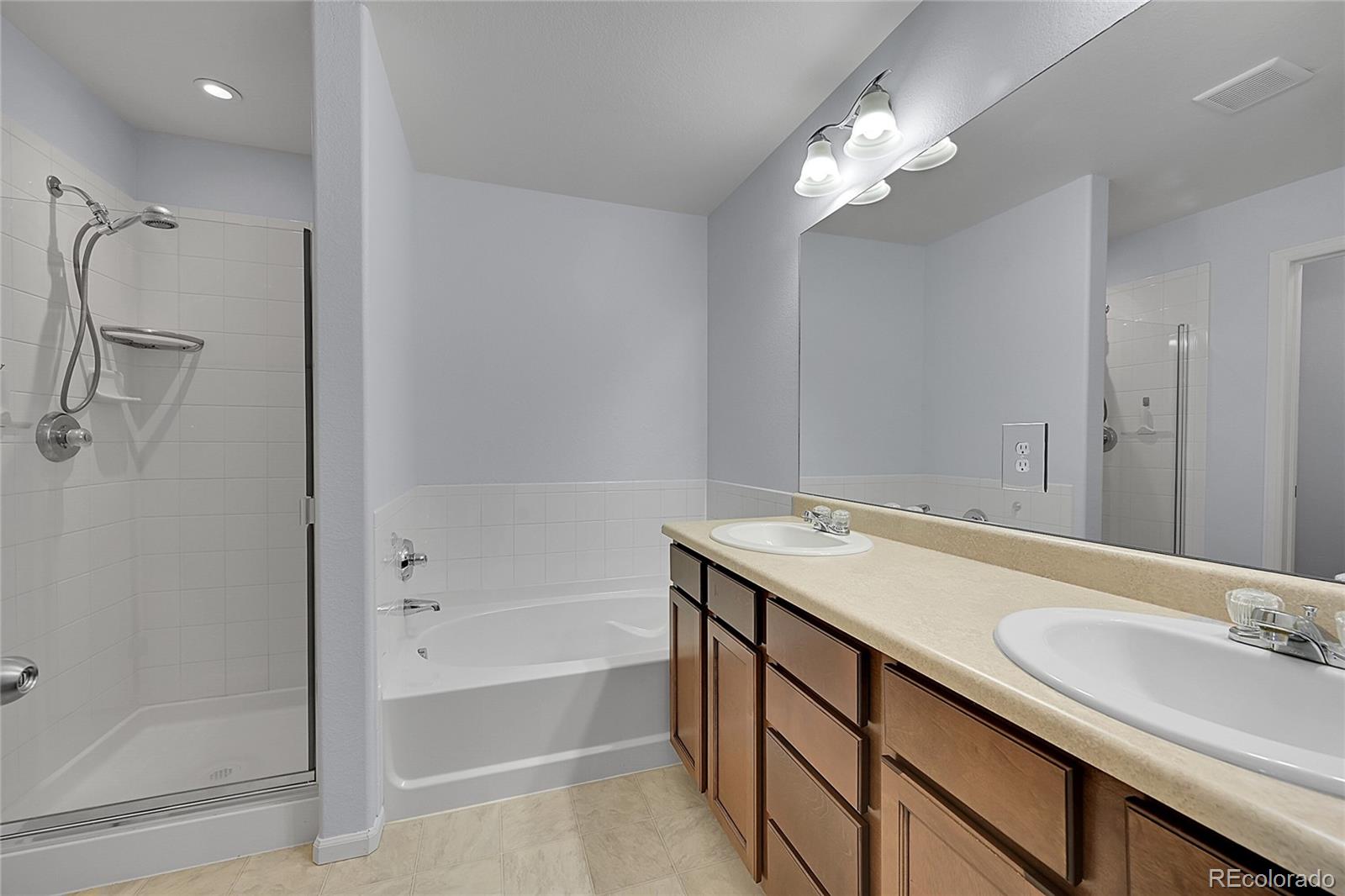 10533 Paris Street Unit: 606