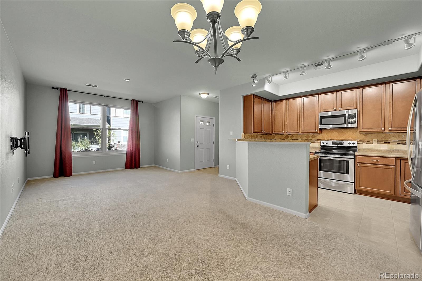 10533 Paris Street Unit: 606