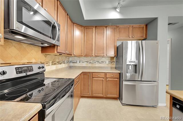 10533 Paris Street Unit: 606