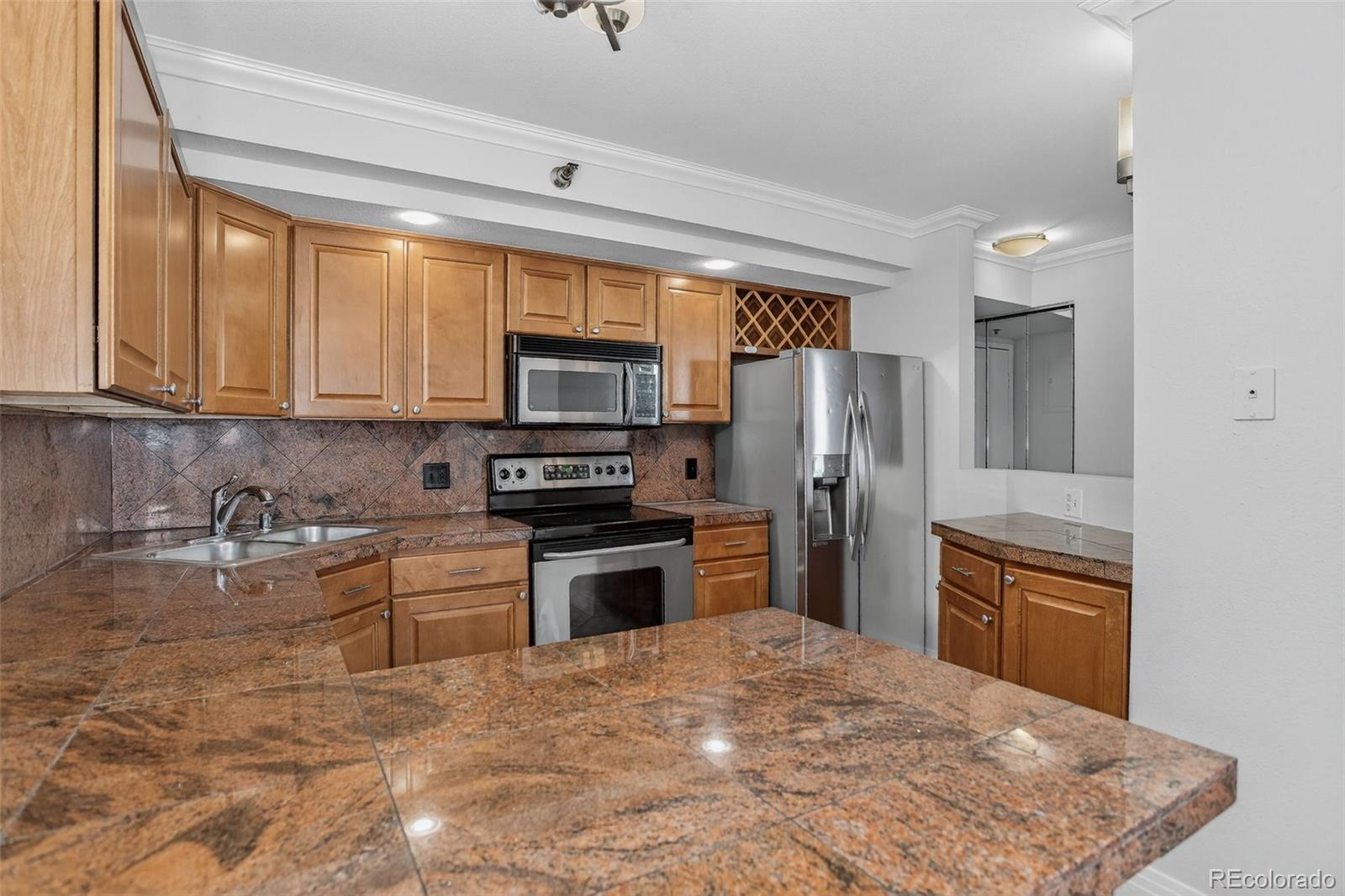 601 W 11th Avenue Unit: 121