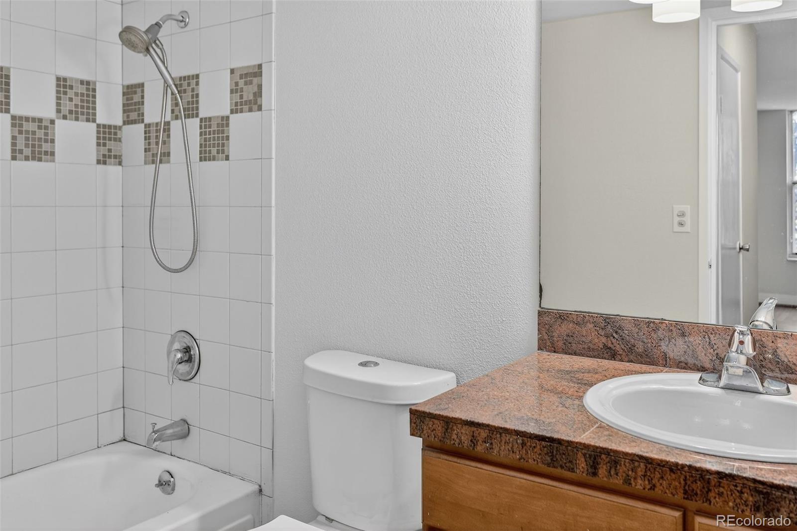 601 W 11th Avenue Unit: 121