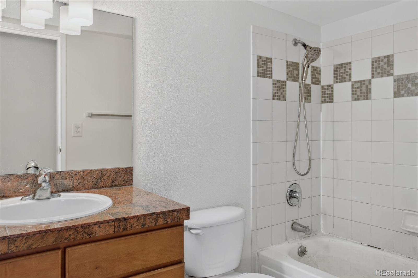 601 W 11th Avenue Unit: 121