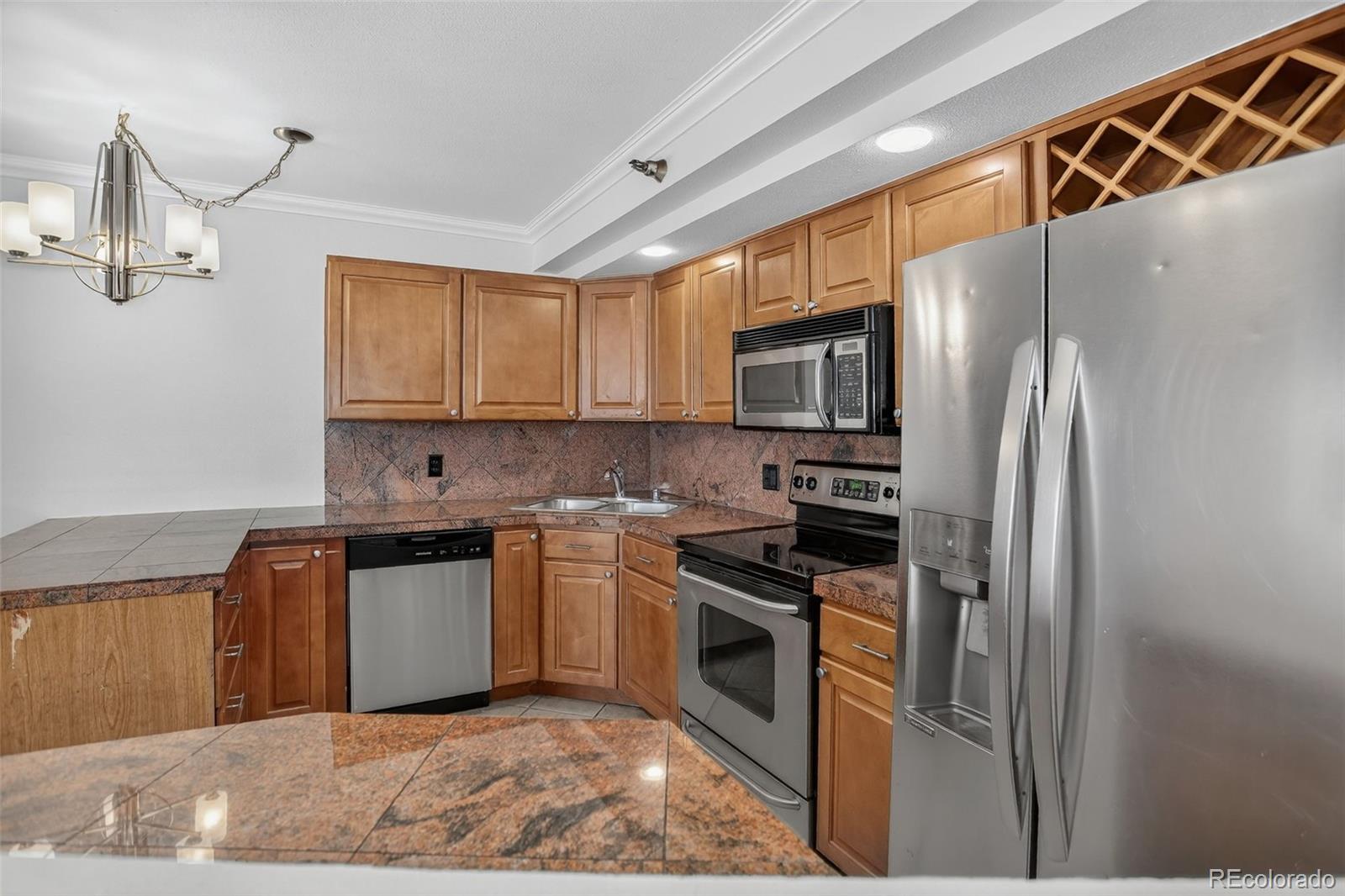 601 W 11th Avenue Unit: 121