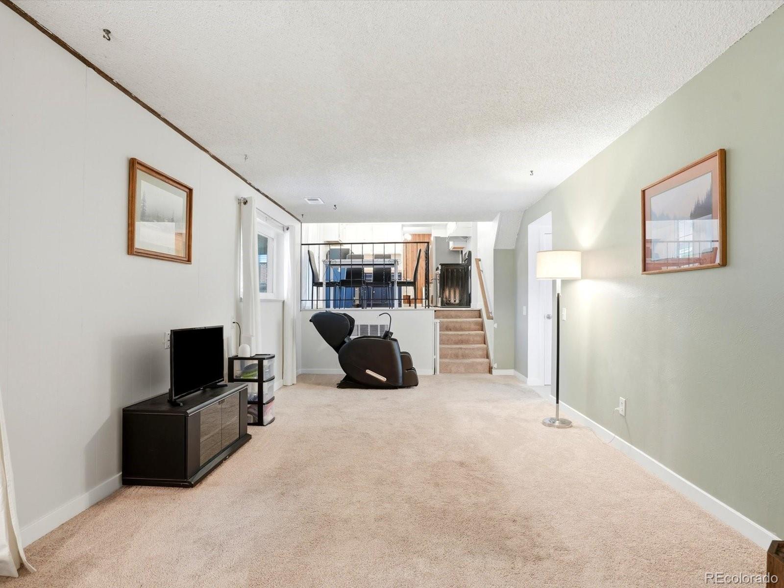 5910 W 108th Place