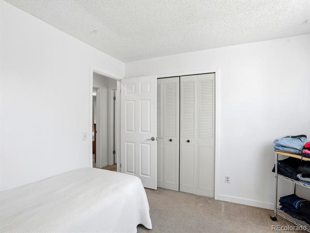 5910 W 108th Place