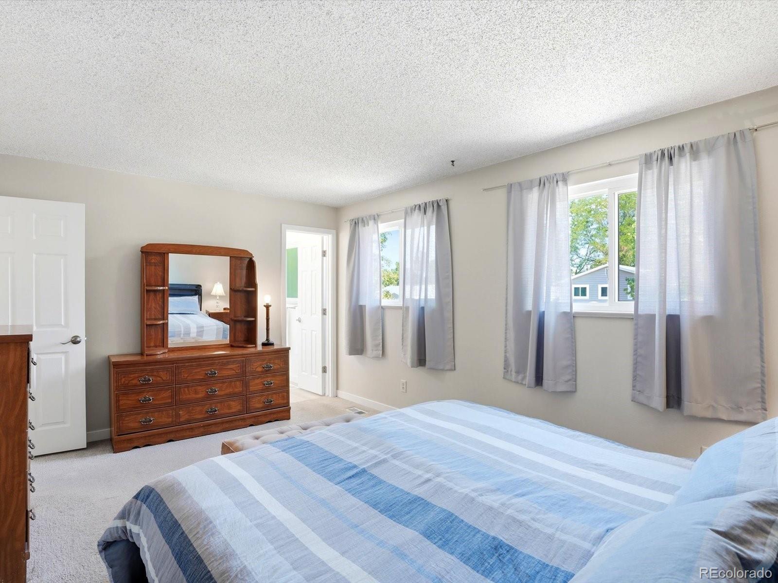5910 W 108th Place