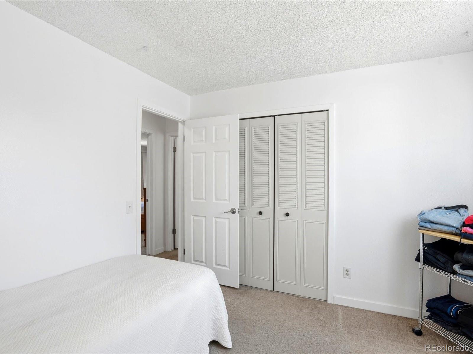 5910 W 108th Place