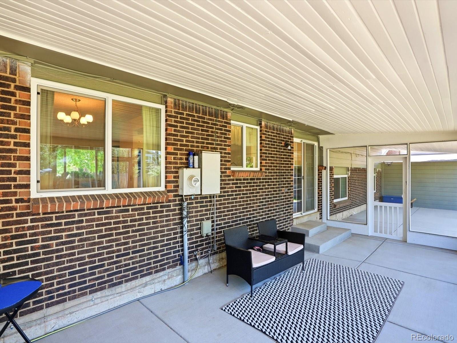 5910 W 108th Place