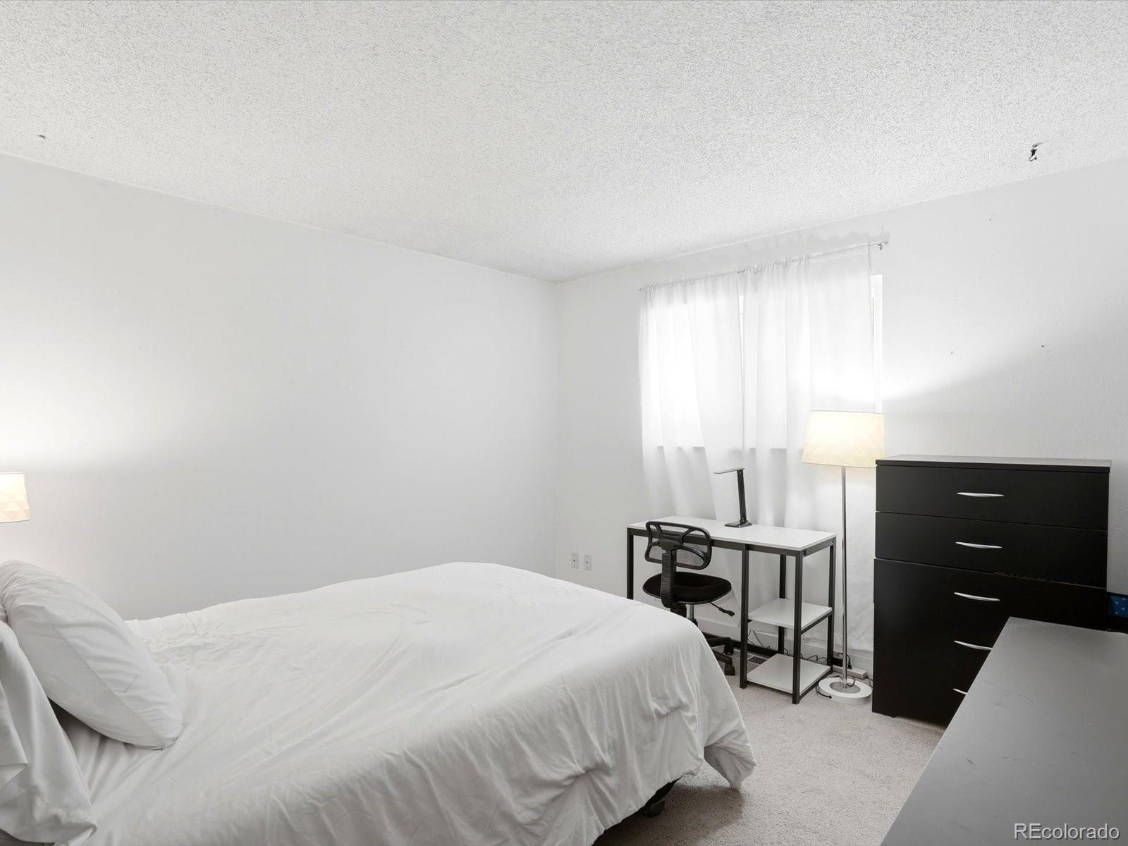 5910 W 108th Place