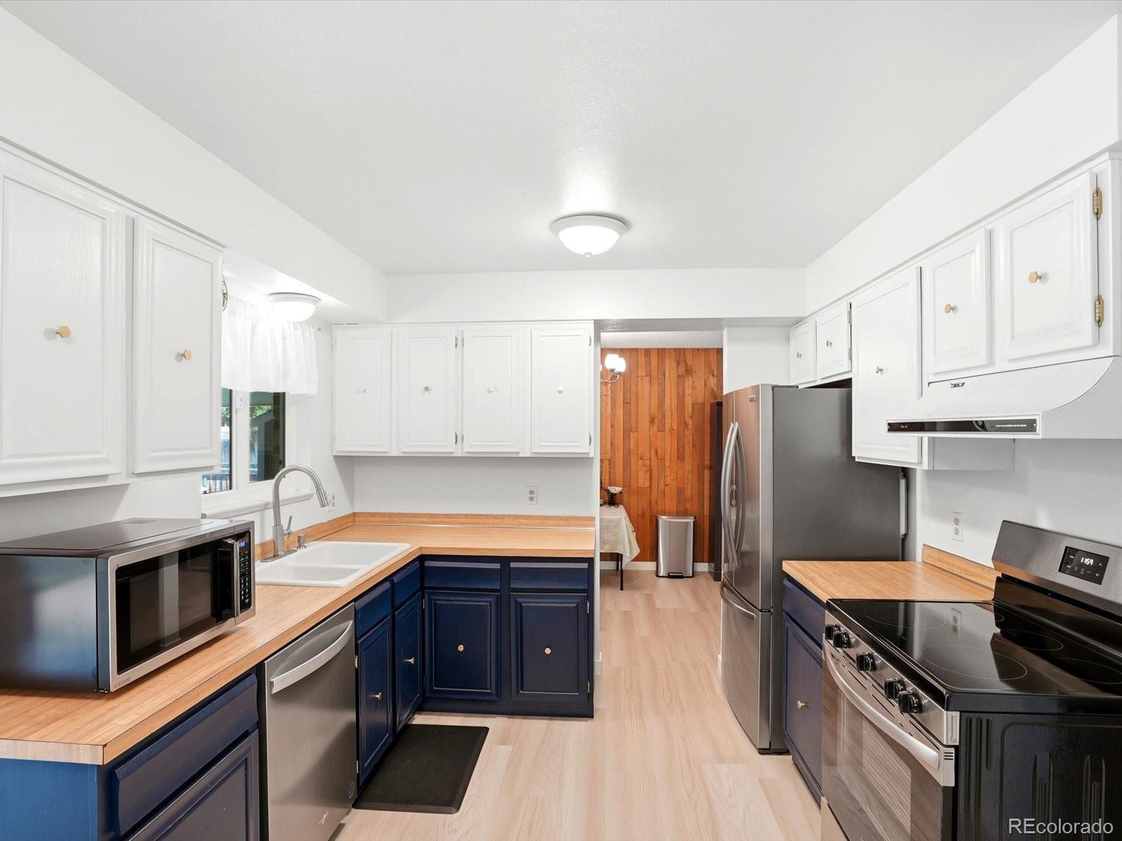 5910 W 108th Place