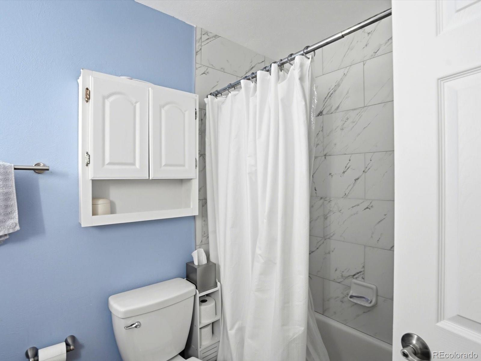 5910 W 108th Place