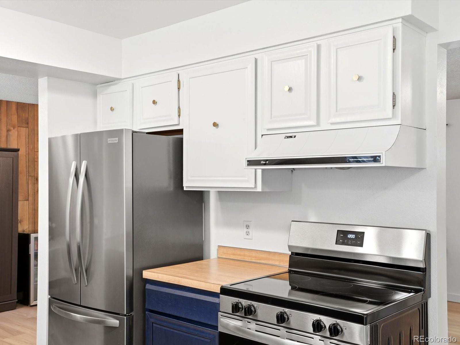 5910 W 108th Place
