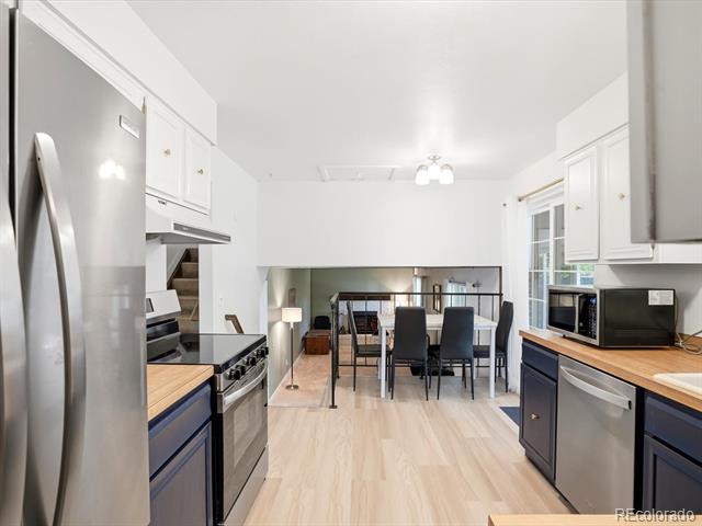 5910 W 108th Place