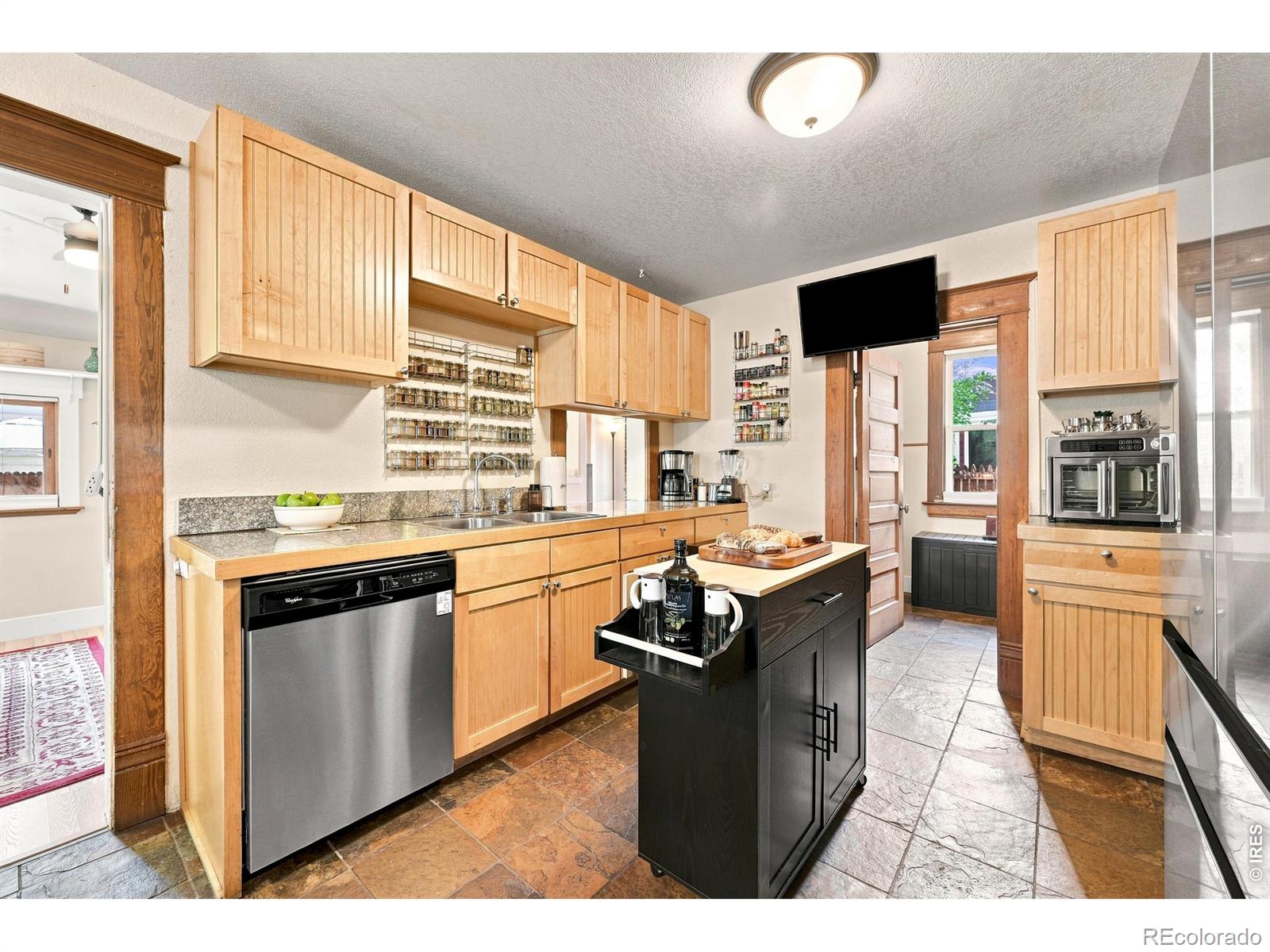 1401 3rd Avenue