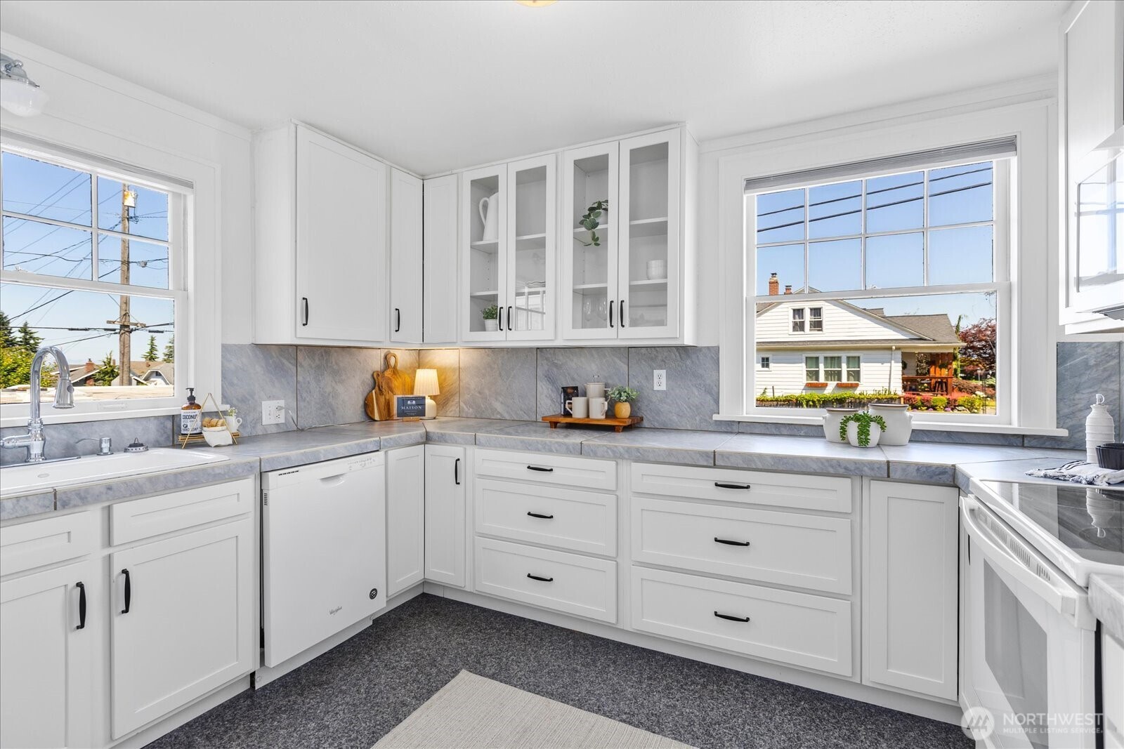 1010 Hoyt Avenue Unit: A-2