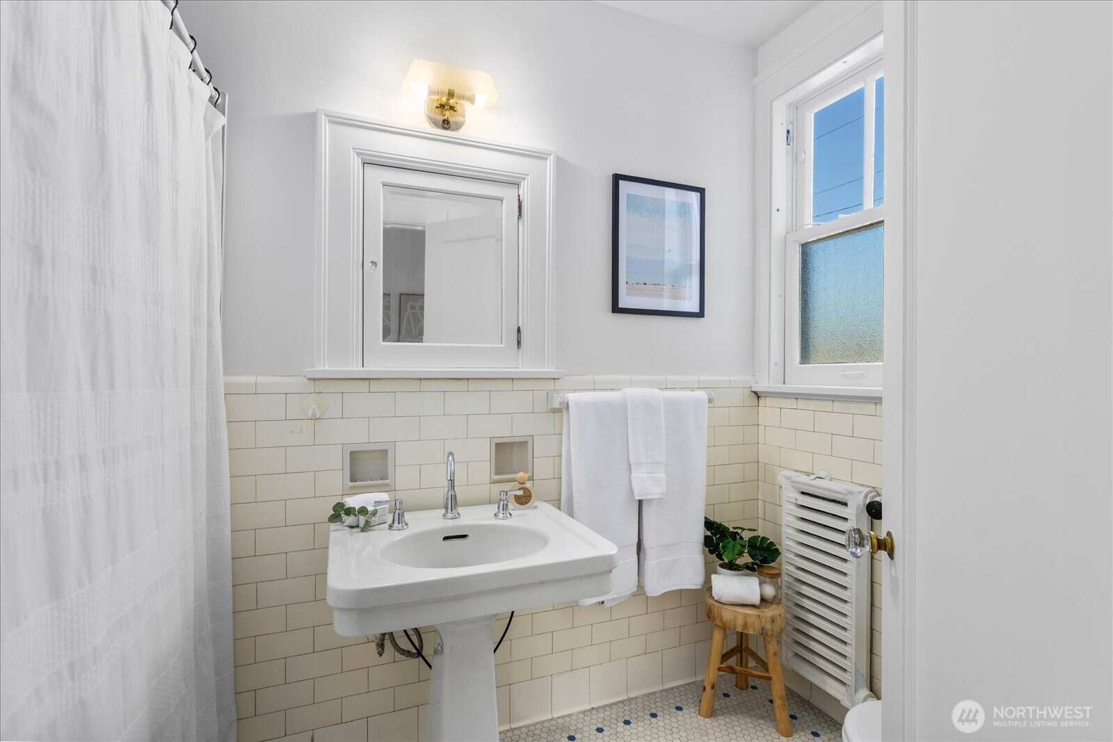 1010 Hoyt Avenue Unit: A-2