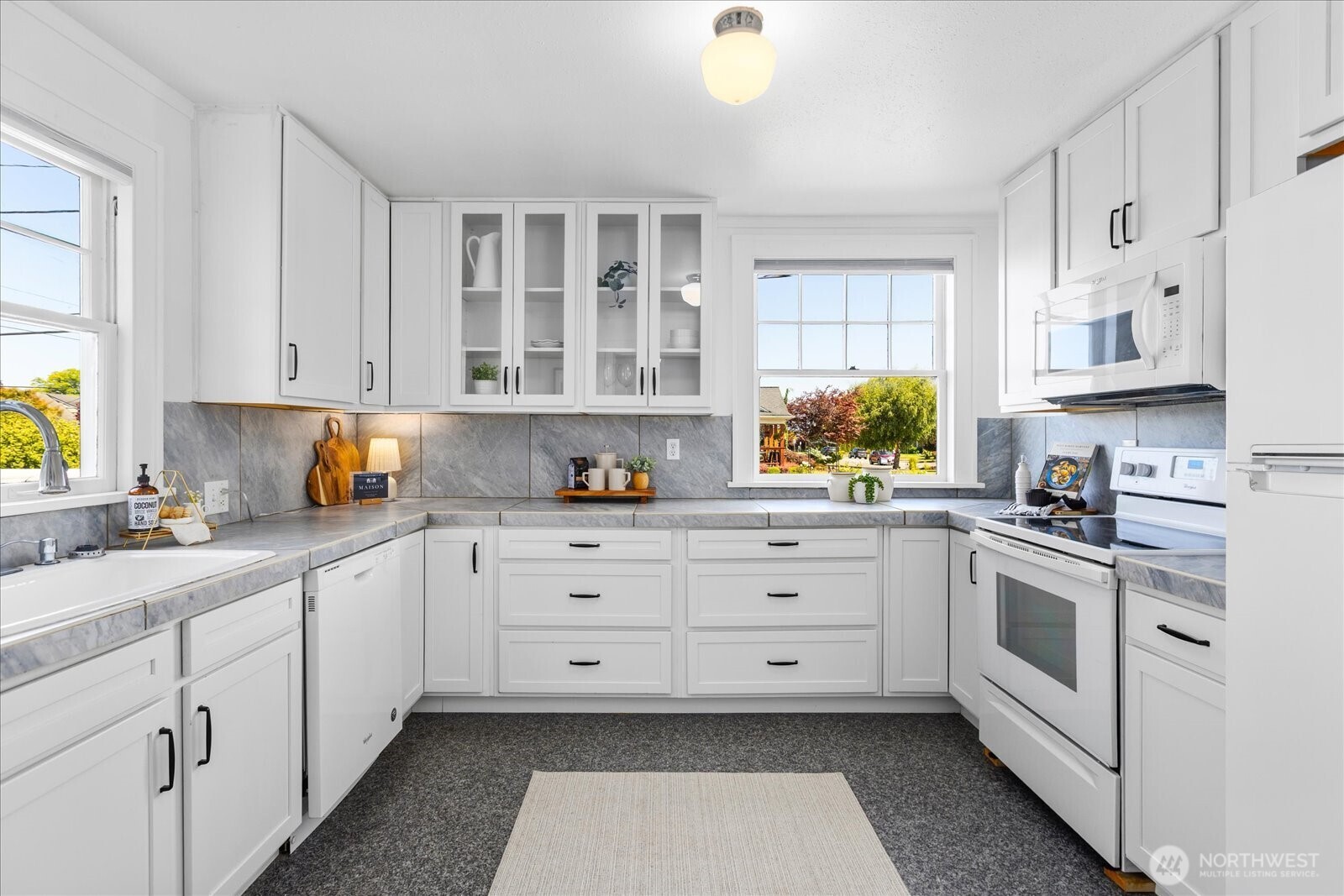 1010 Hoyt Avenue Unit: A-2