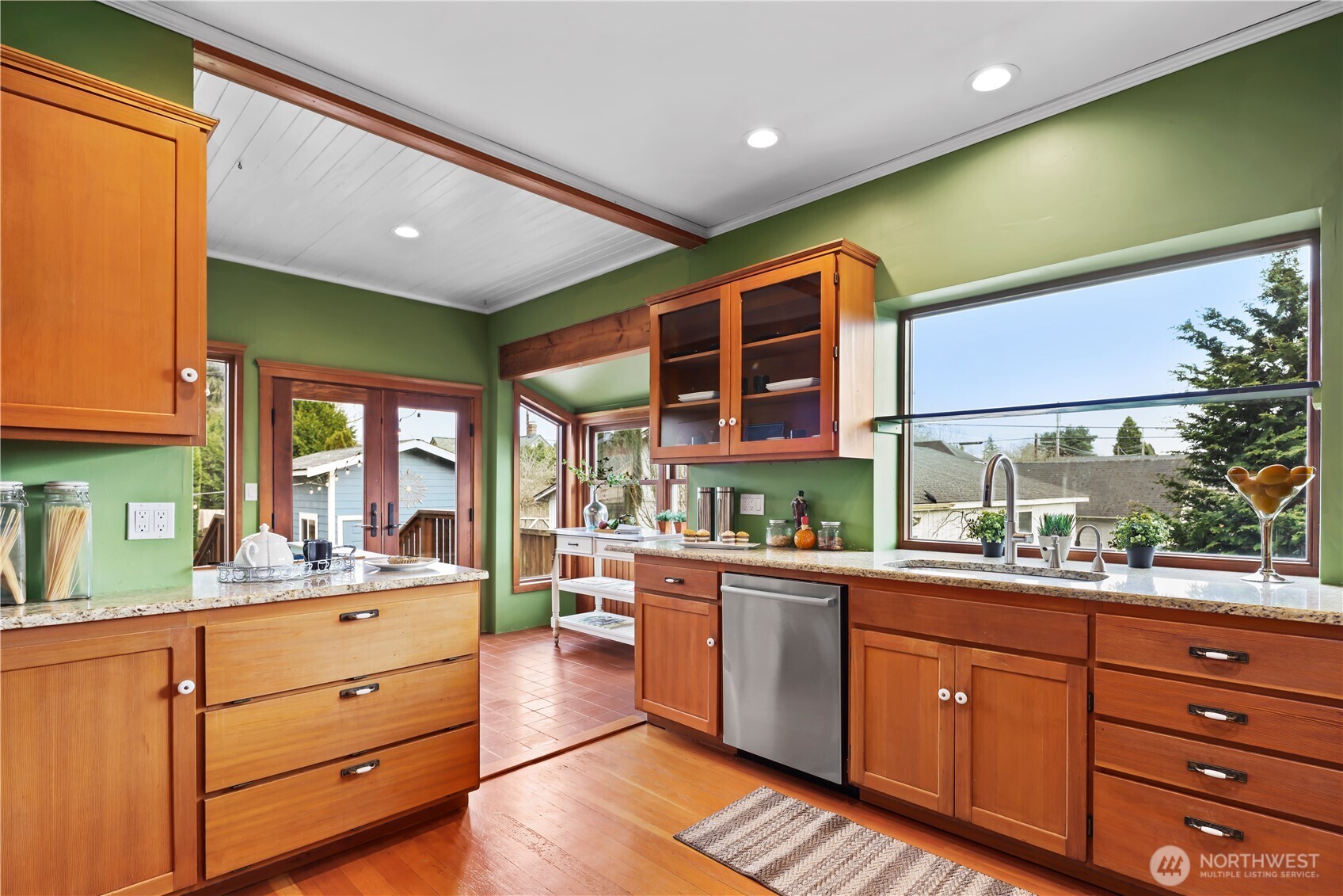 2221 Virginia