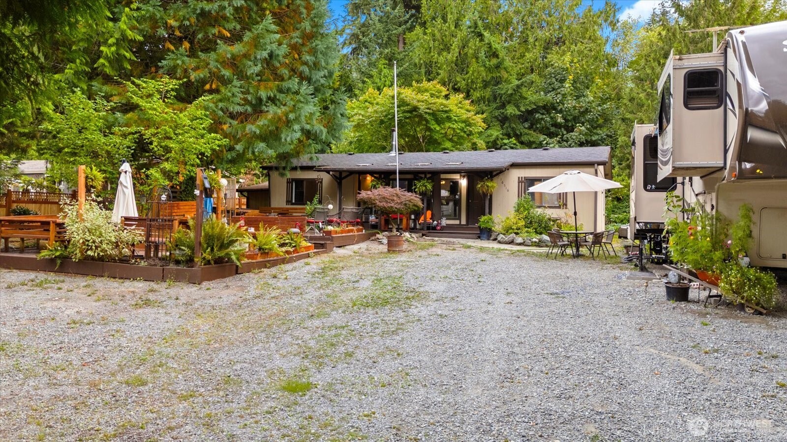 16516 W Lake Goodwin Road