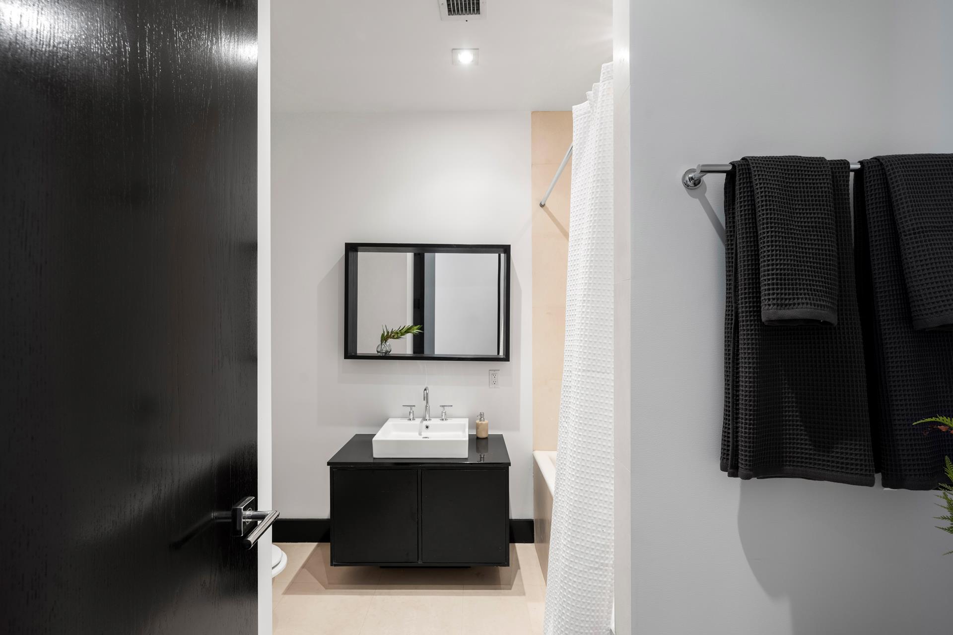 254 PARK Avenue S PHPR