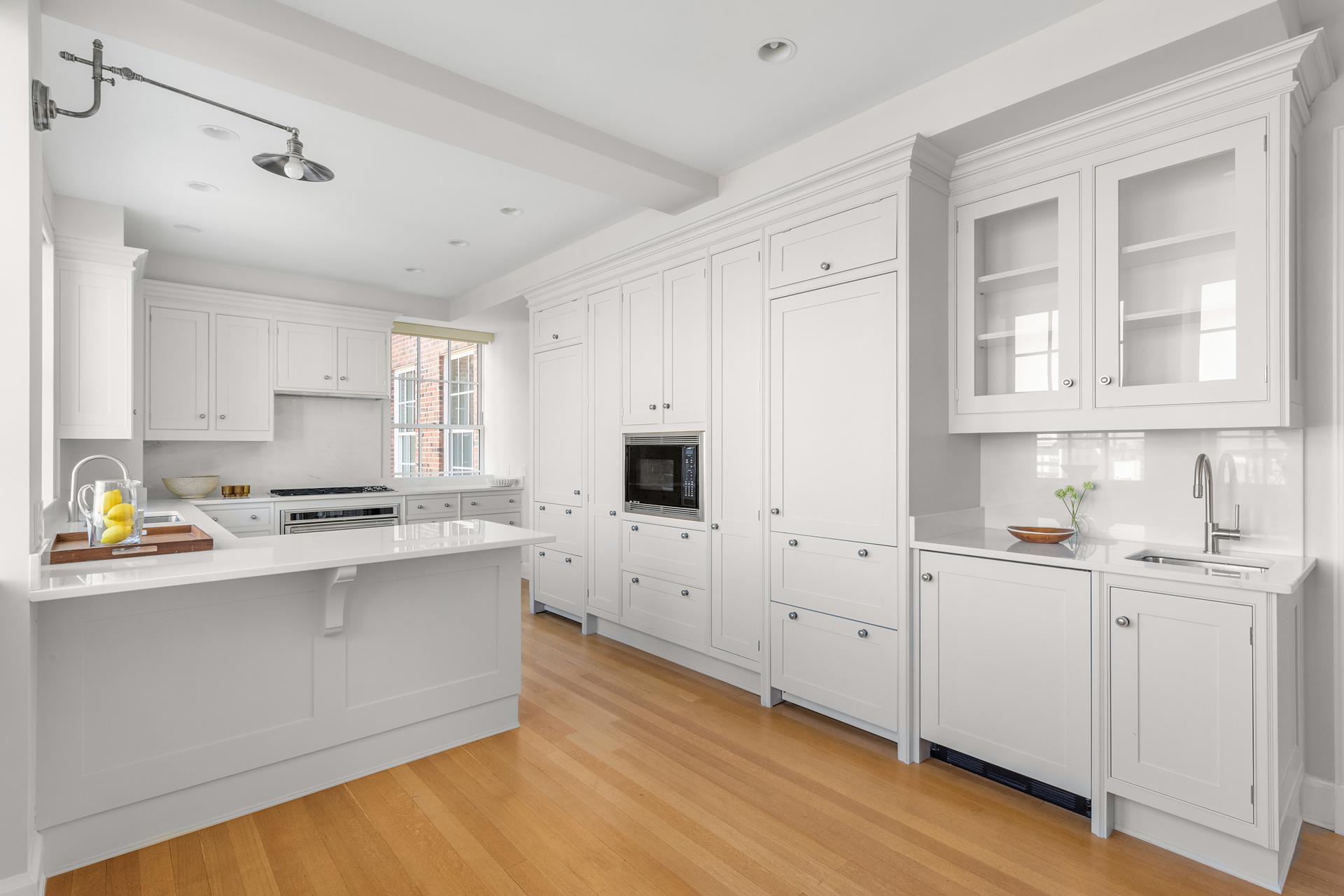 18 GRAMERCY Park S PH17