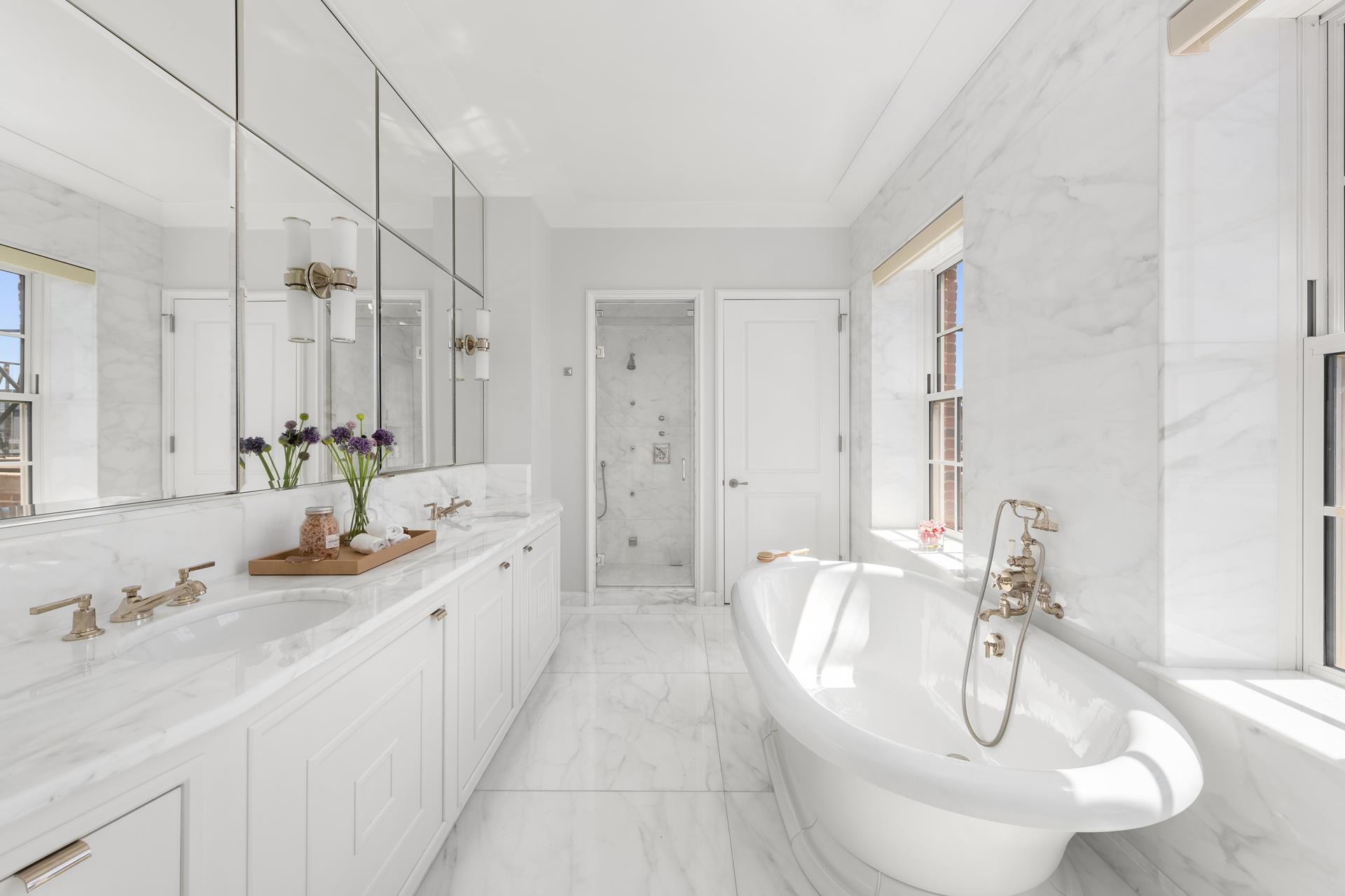 18 GRAMERCY Park S PH17